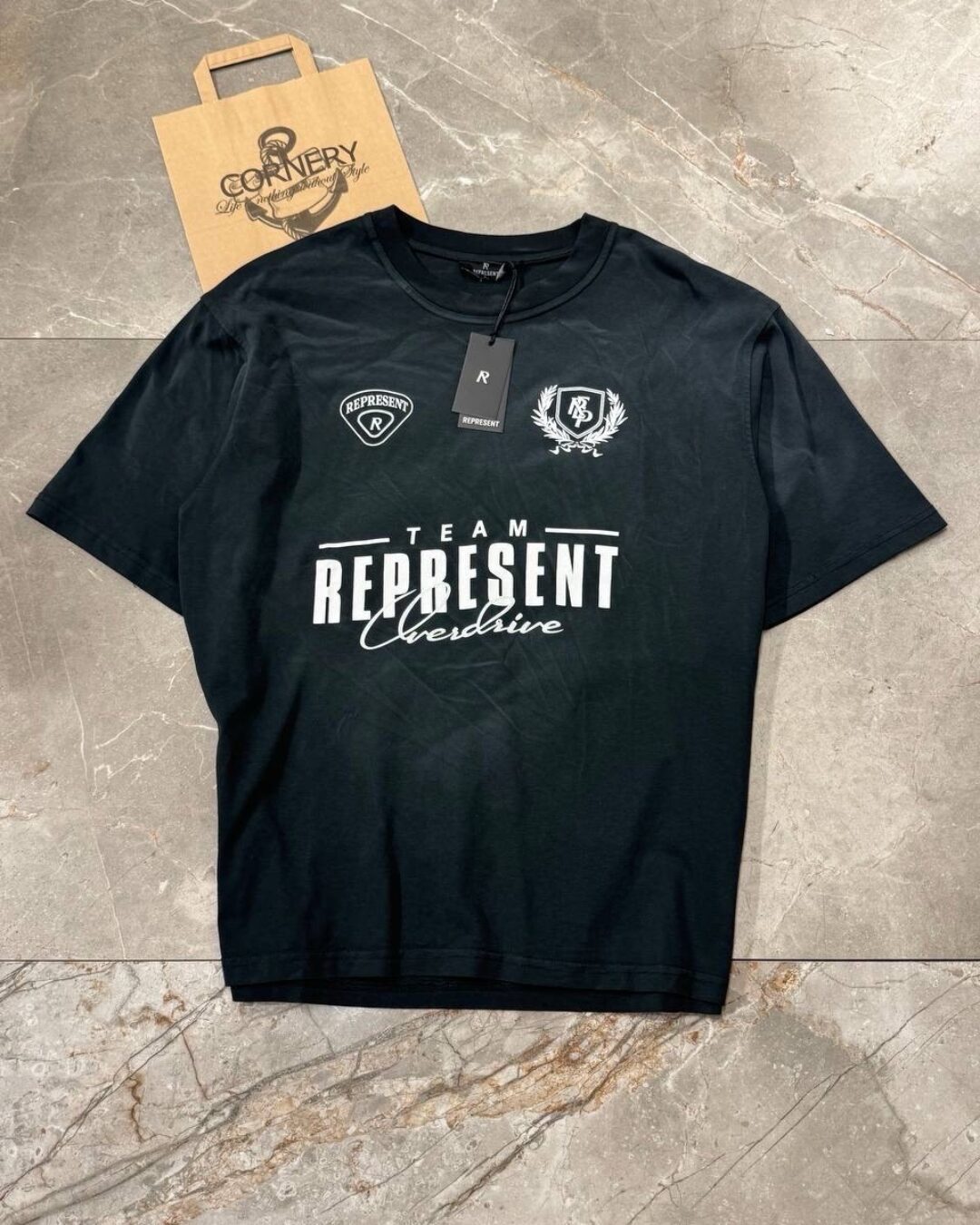 Футболка Represent