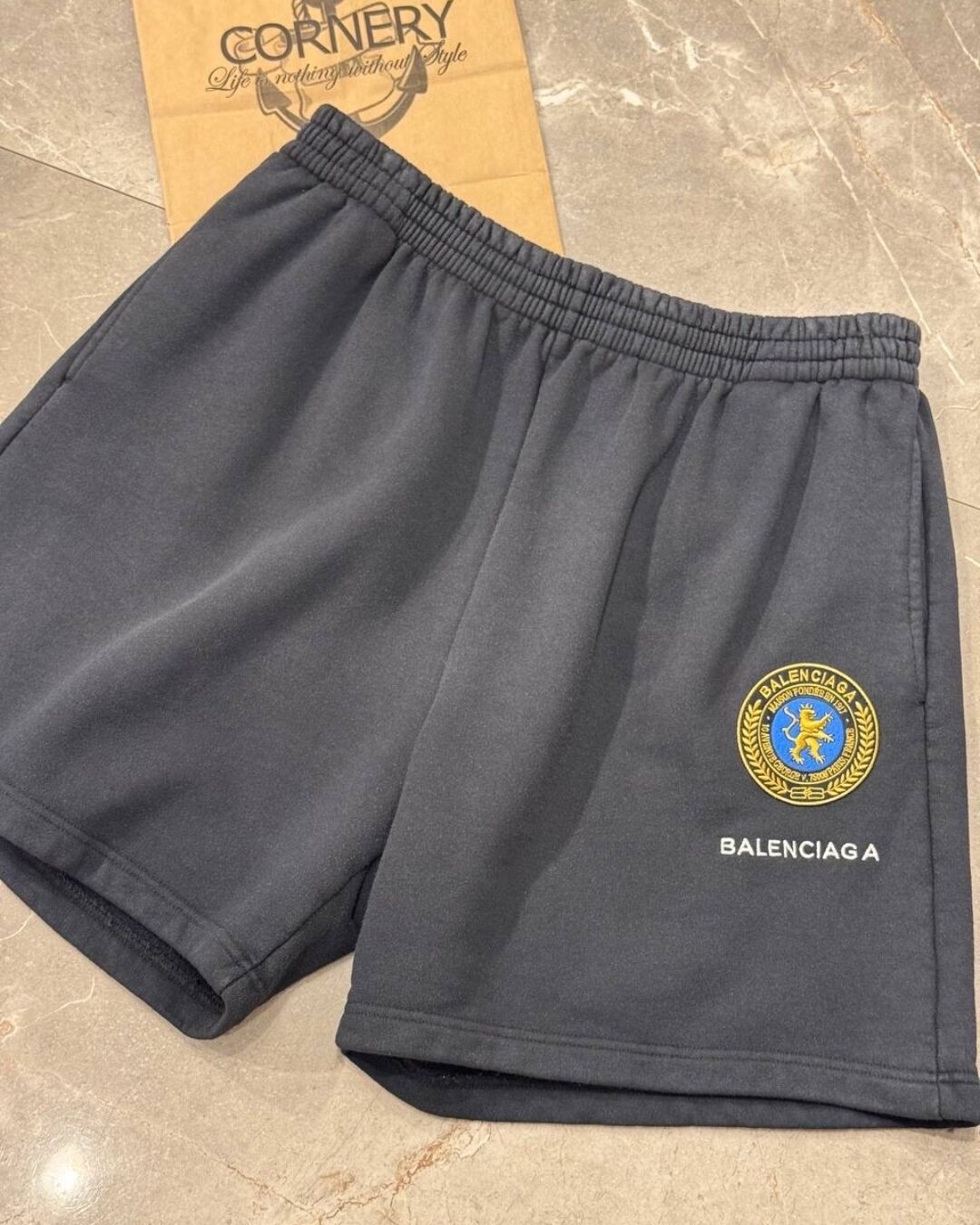 Шорты Balenciaga