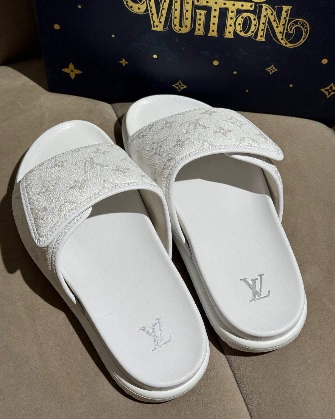 Тапки Louis Vuitton