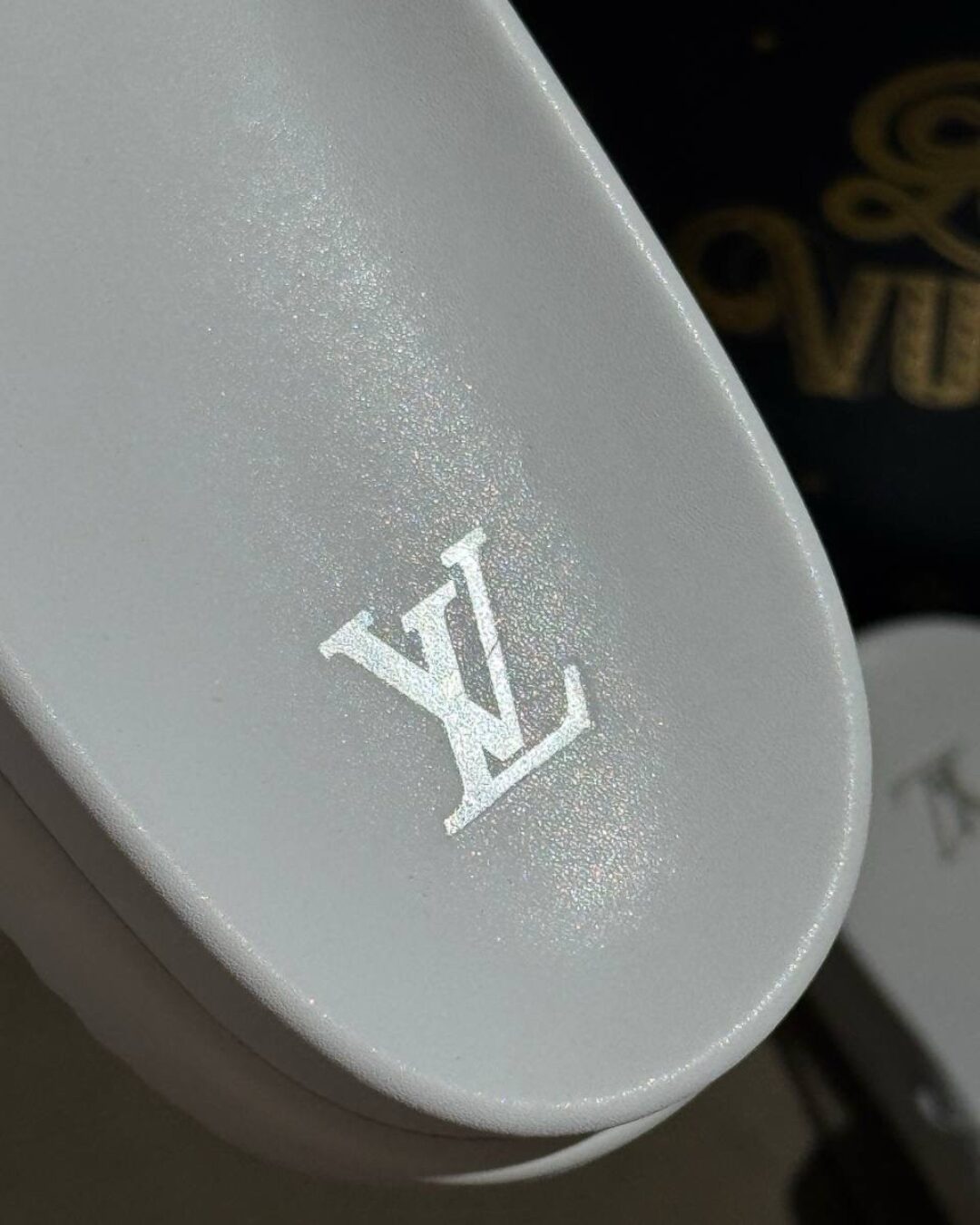Тапки Louis Vuitton