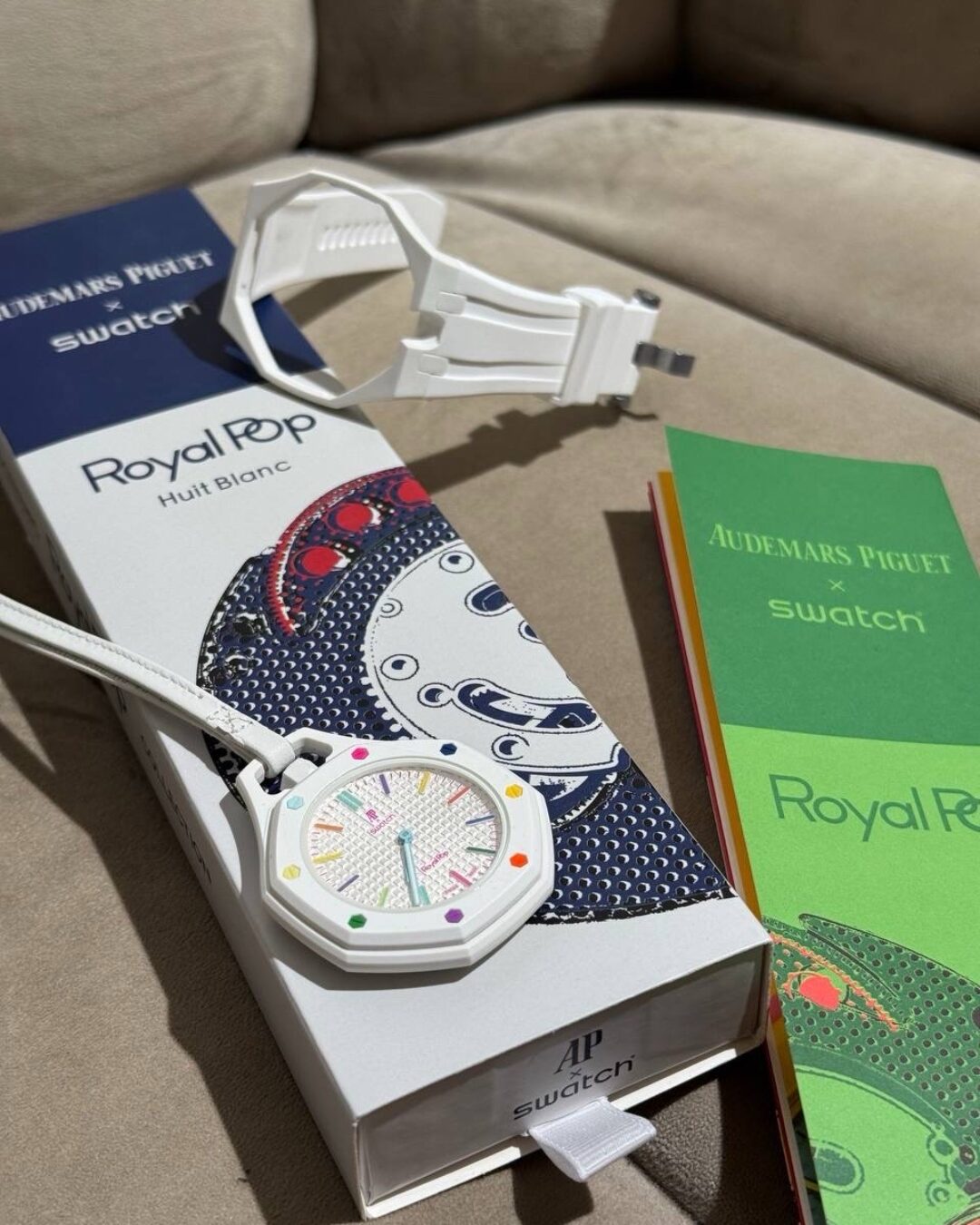 Часы Audemars Piguet x Swatch Royal Pop