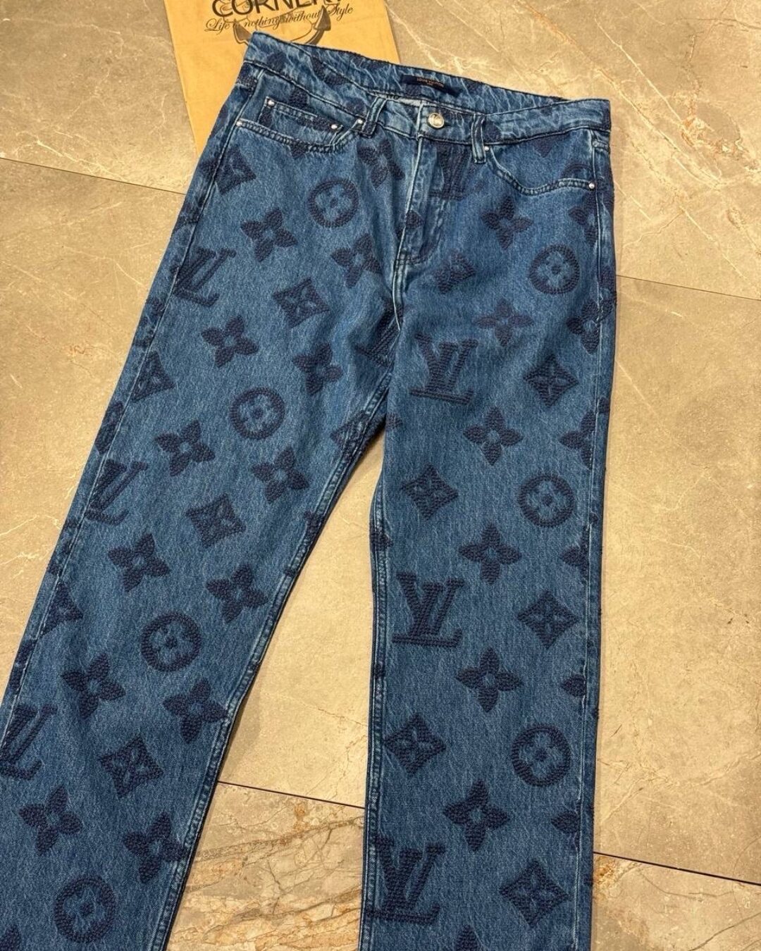 Джинсы Louis Vuitton