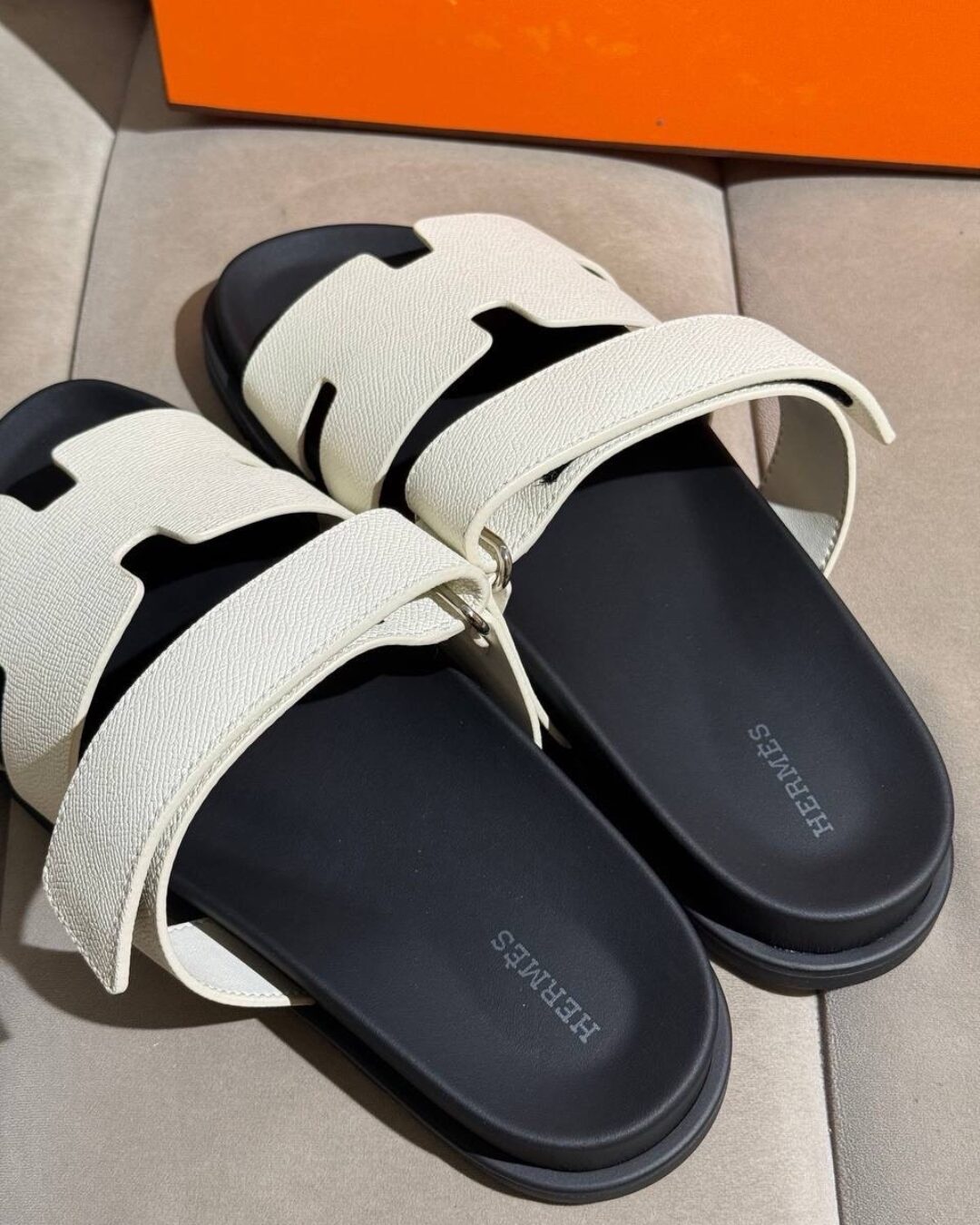 Тапки Hermes