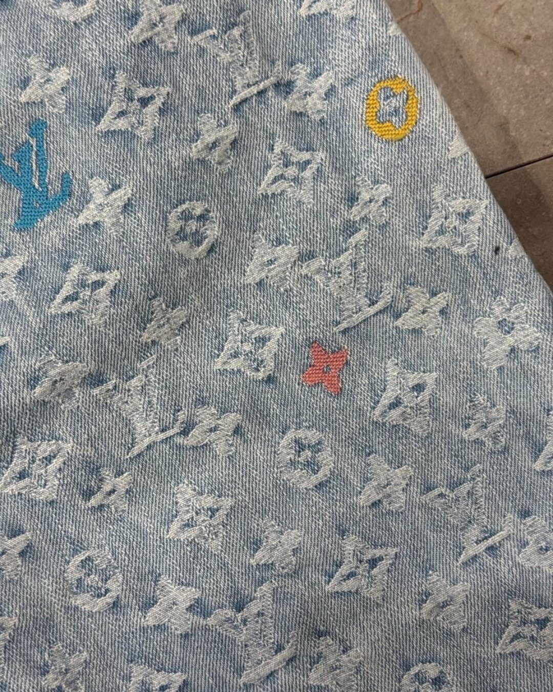Джинсы Louis Vuitton