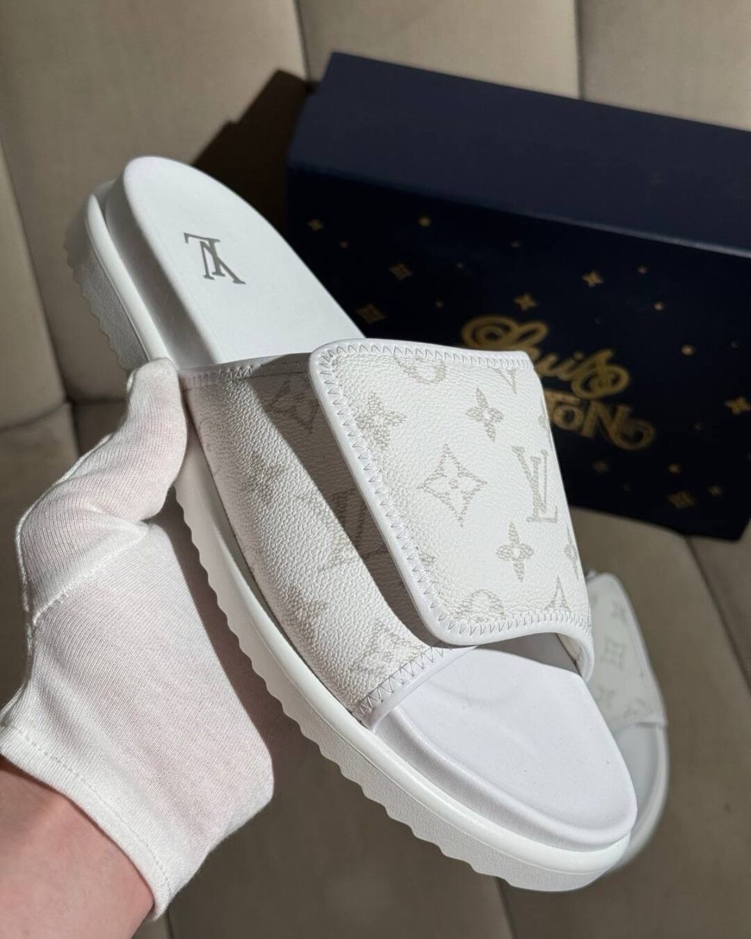 Тапки Louis Vuitton