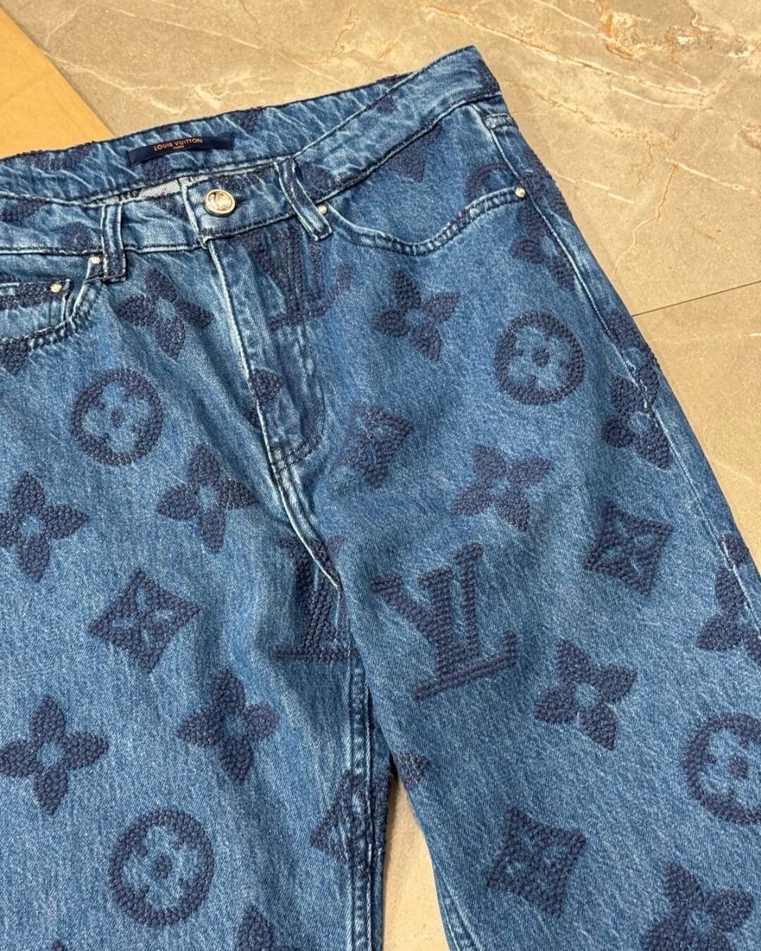 Джинсы Louis Vuitton