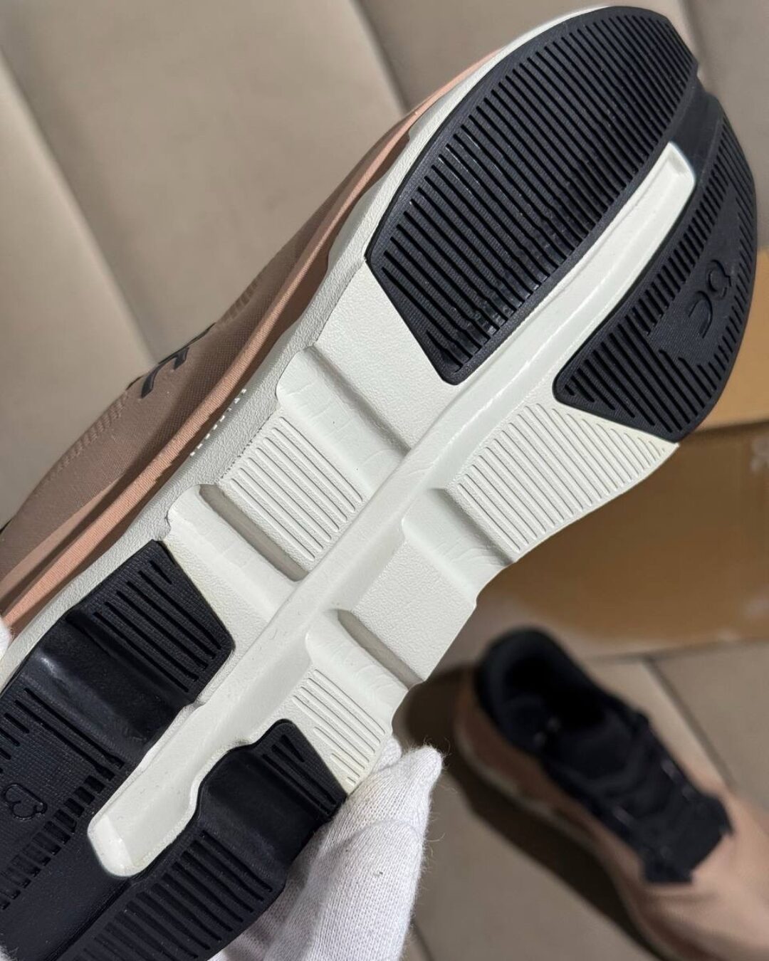 Кроссовки On — фото 7