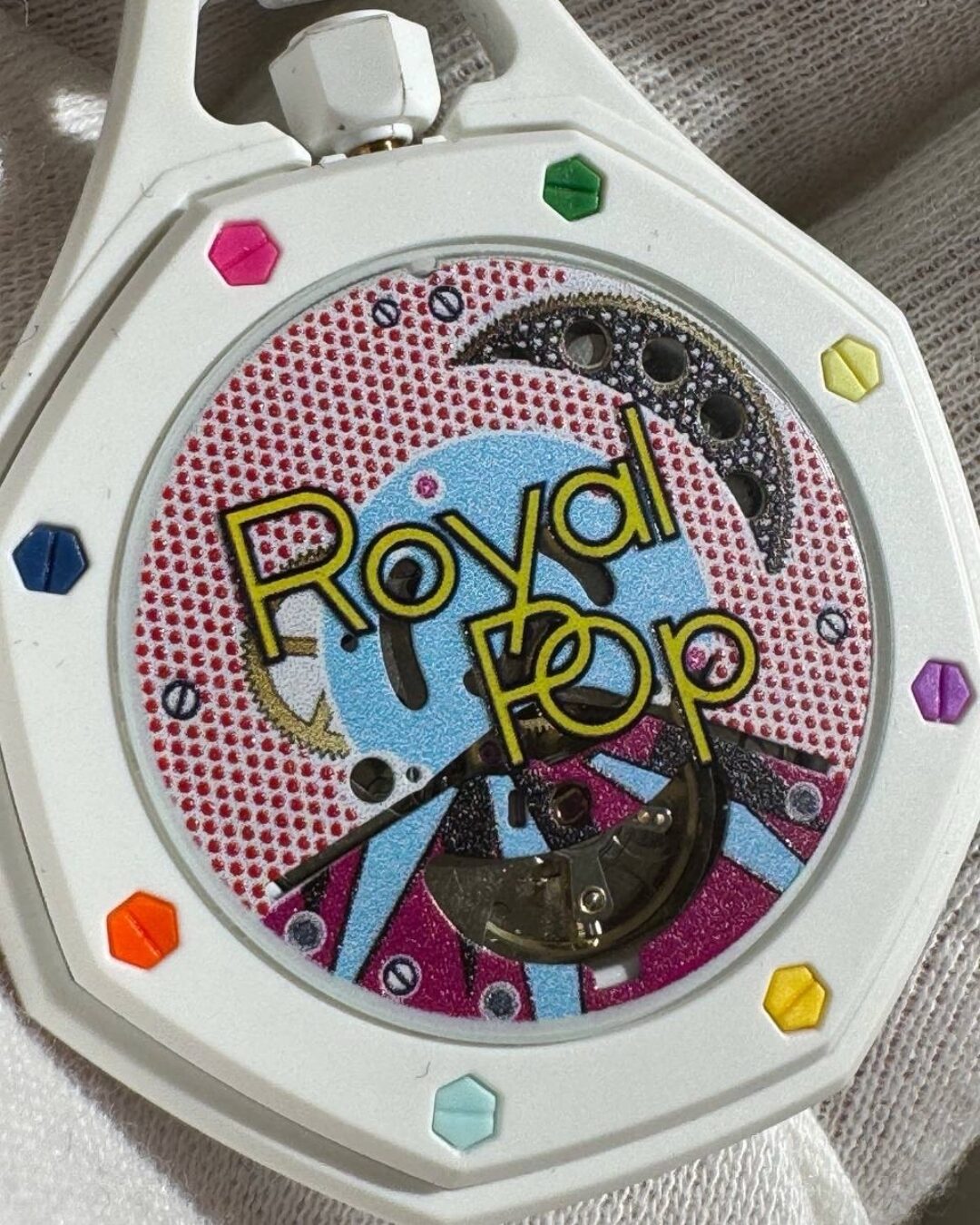 Часы Audemars Piguet x Swatch Royal Pop