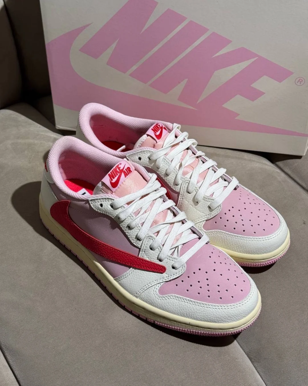 Кеды Travis Scott X Air Jordan 1 OG Sai