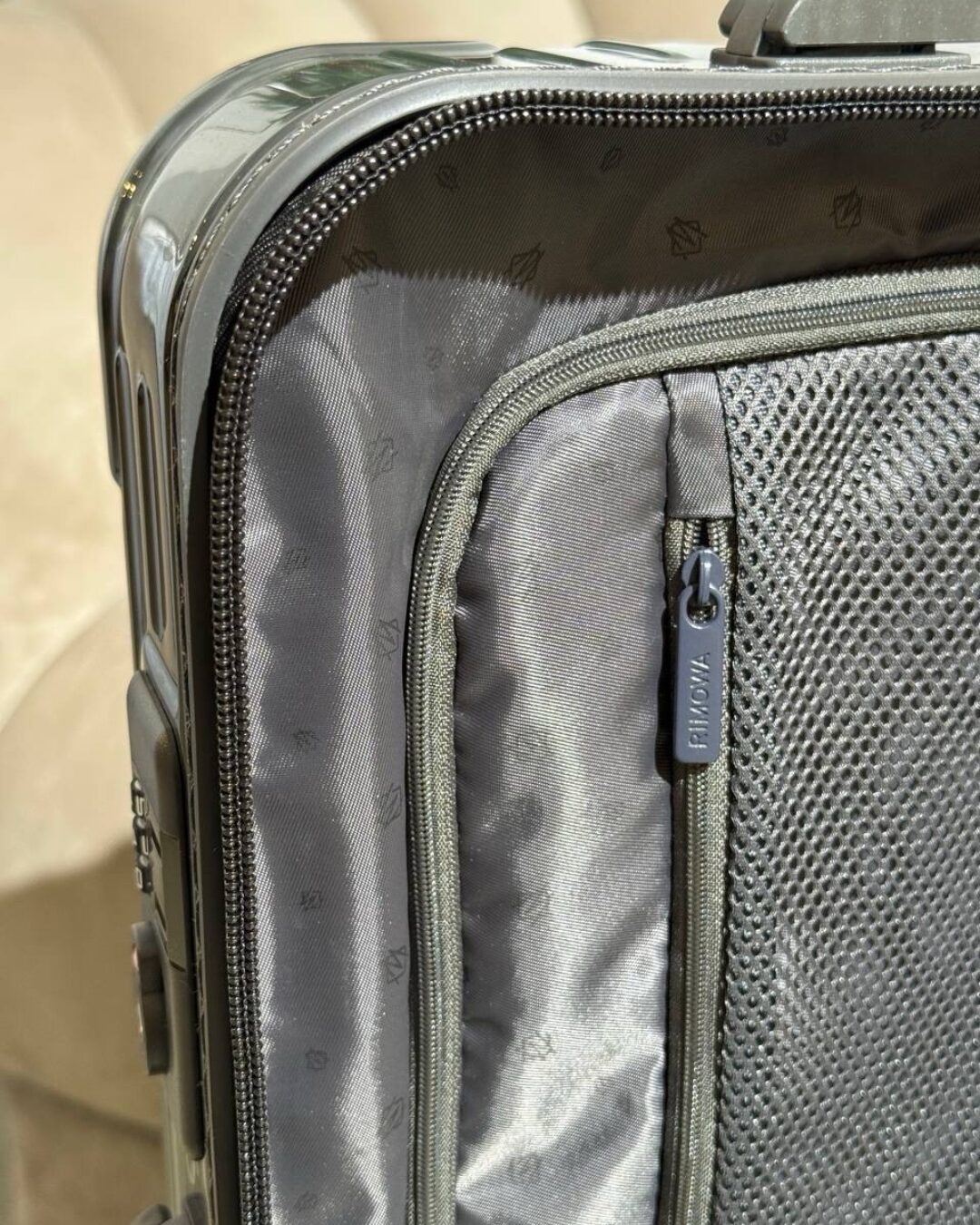 Чемодан Rimowa