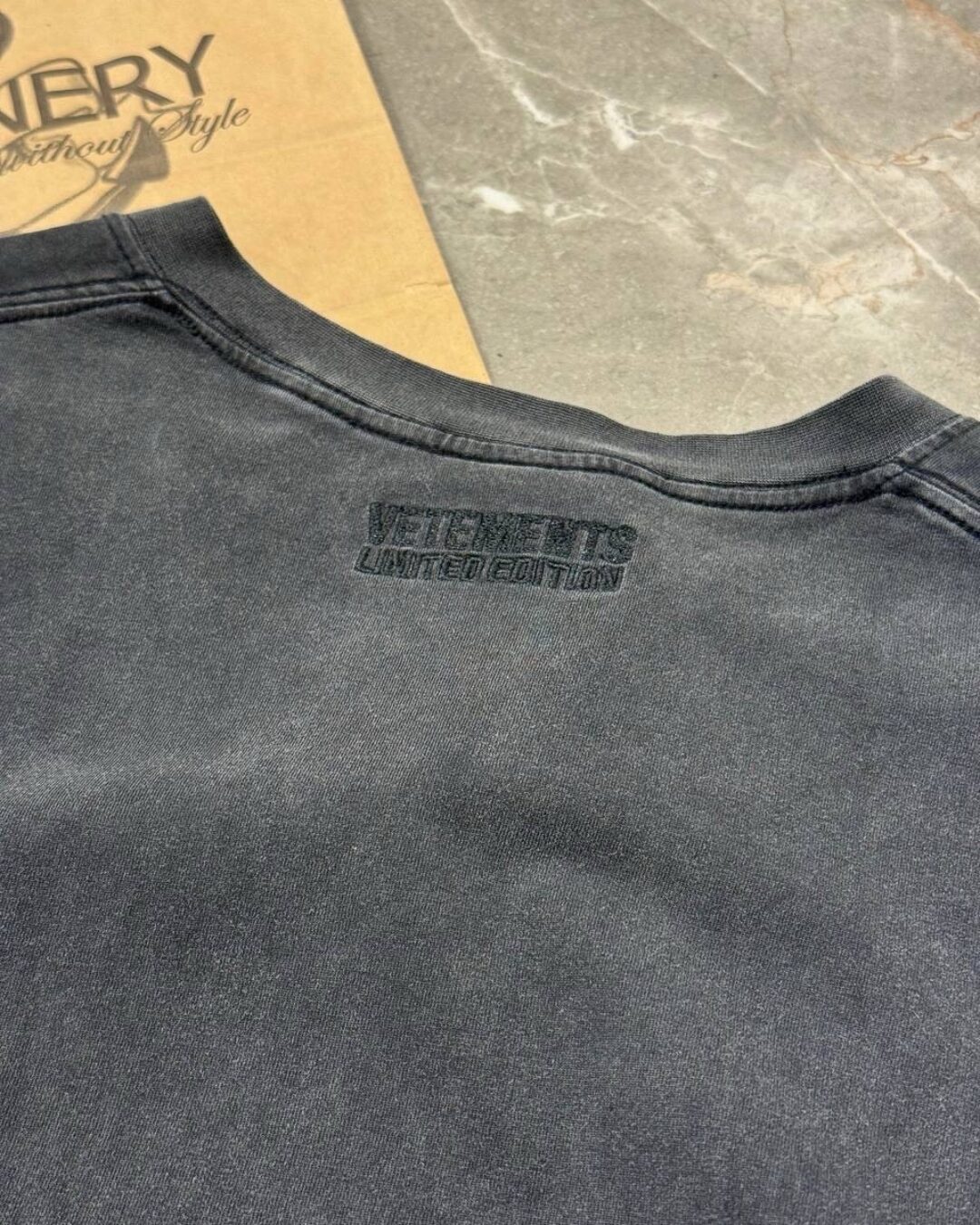 Футболка Vetements