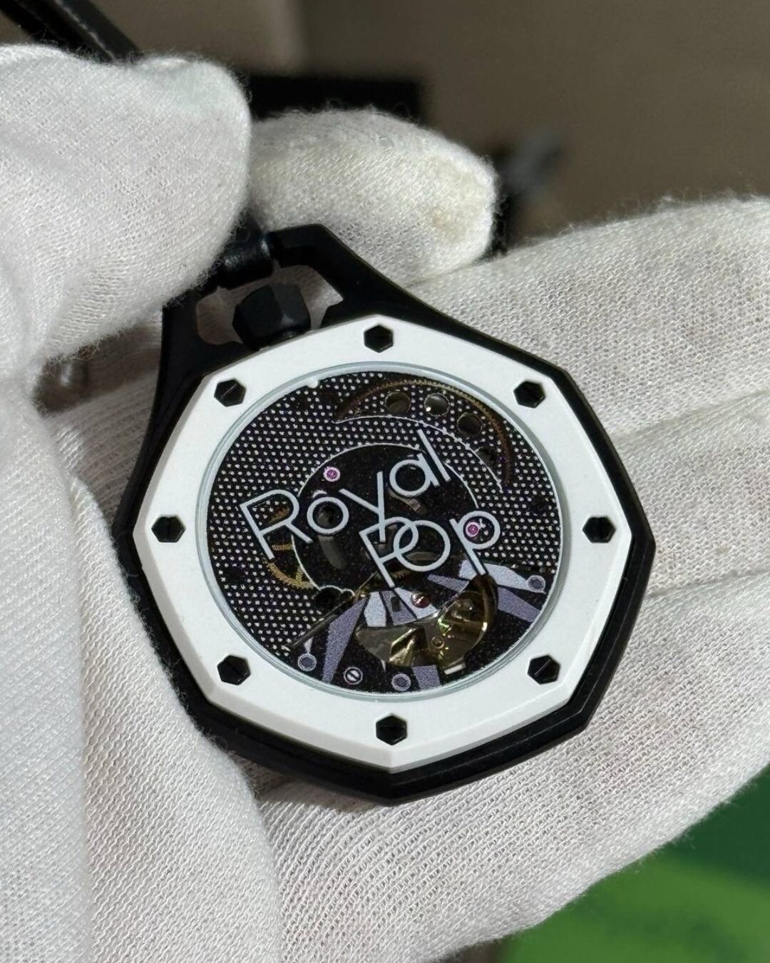 Часы Audemars Piguet x Swatch Royal Pop