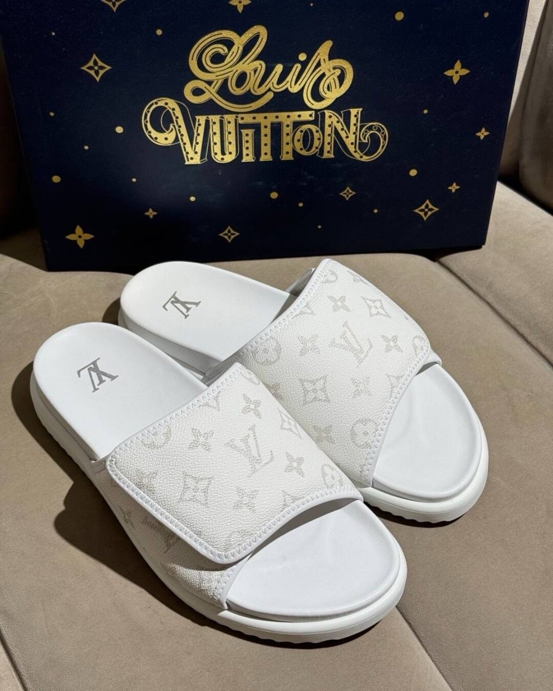 Тапки Louis Vuitton