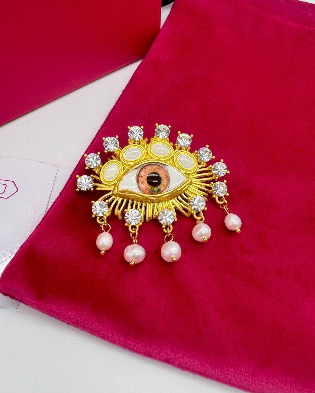 Брошь Schiaparelli