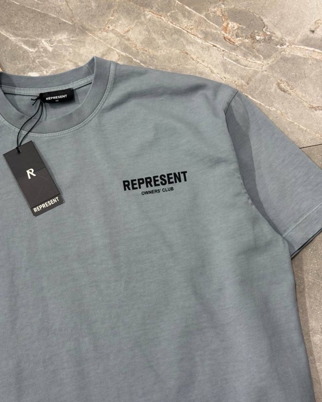Футболка Represent