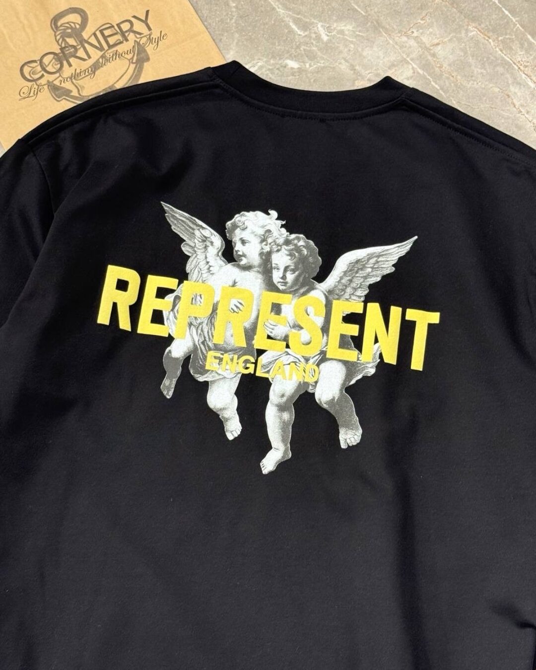 Футболка Represent