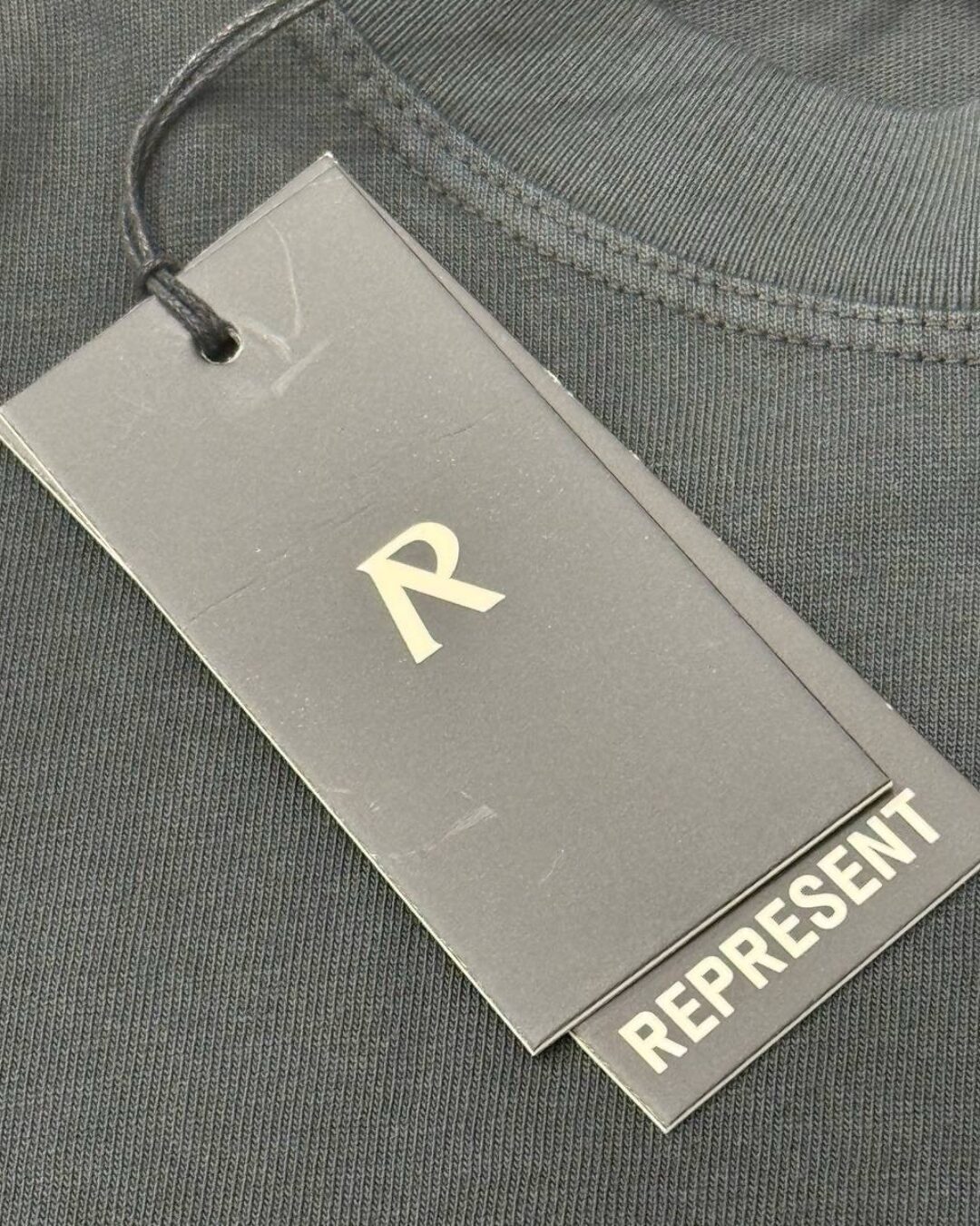 Футболка Represent