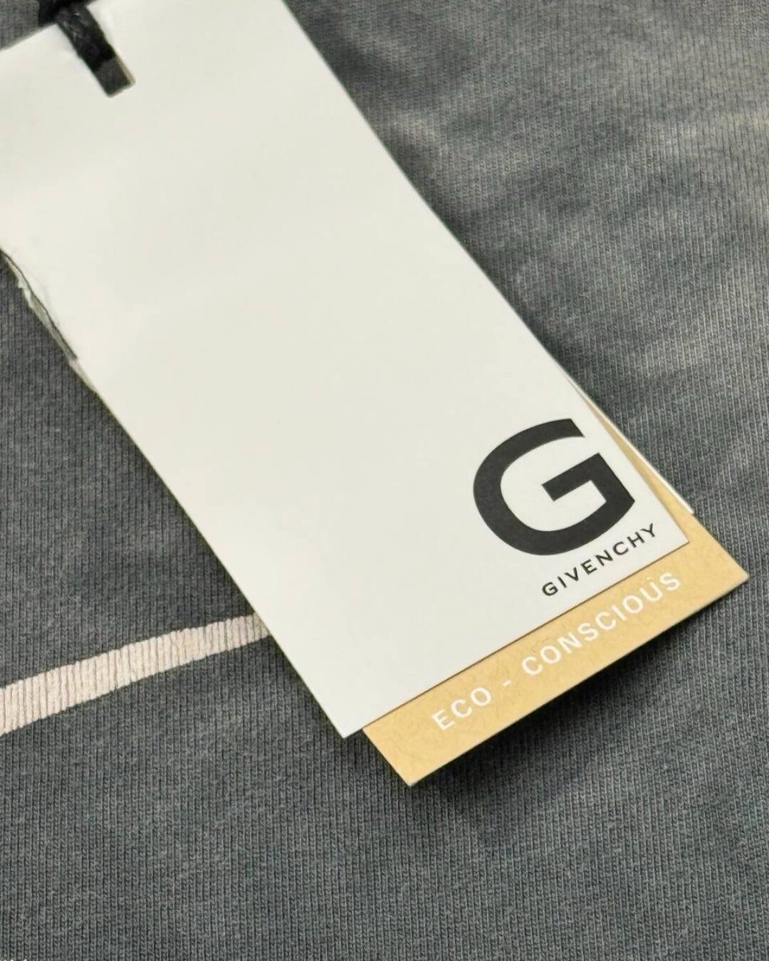 Футболка Givenchy