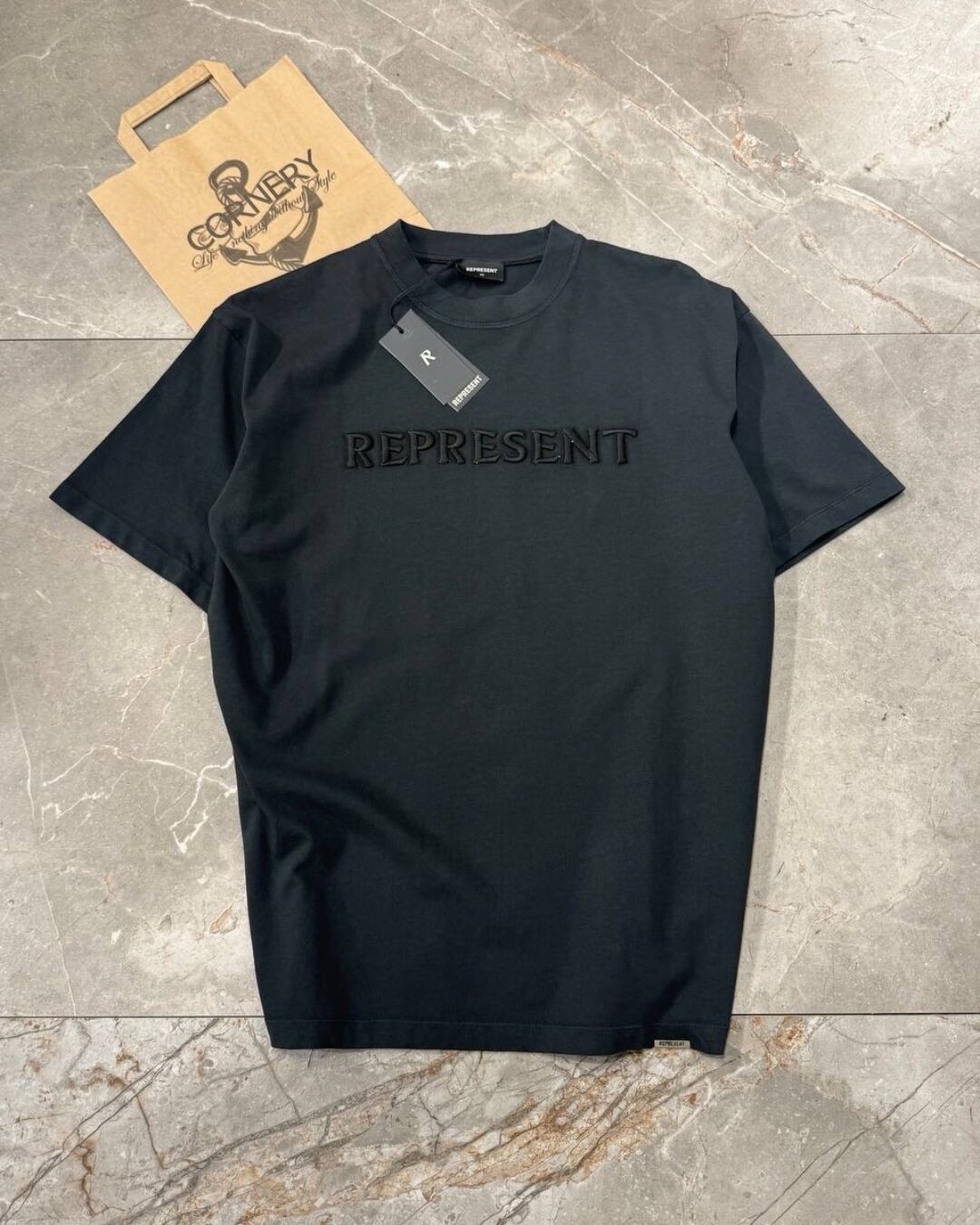 Футболка Represent