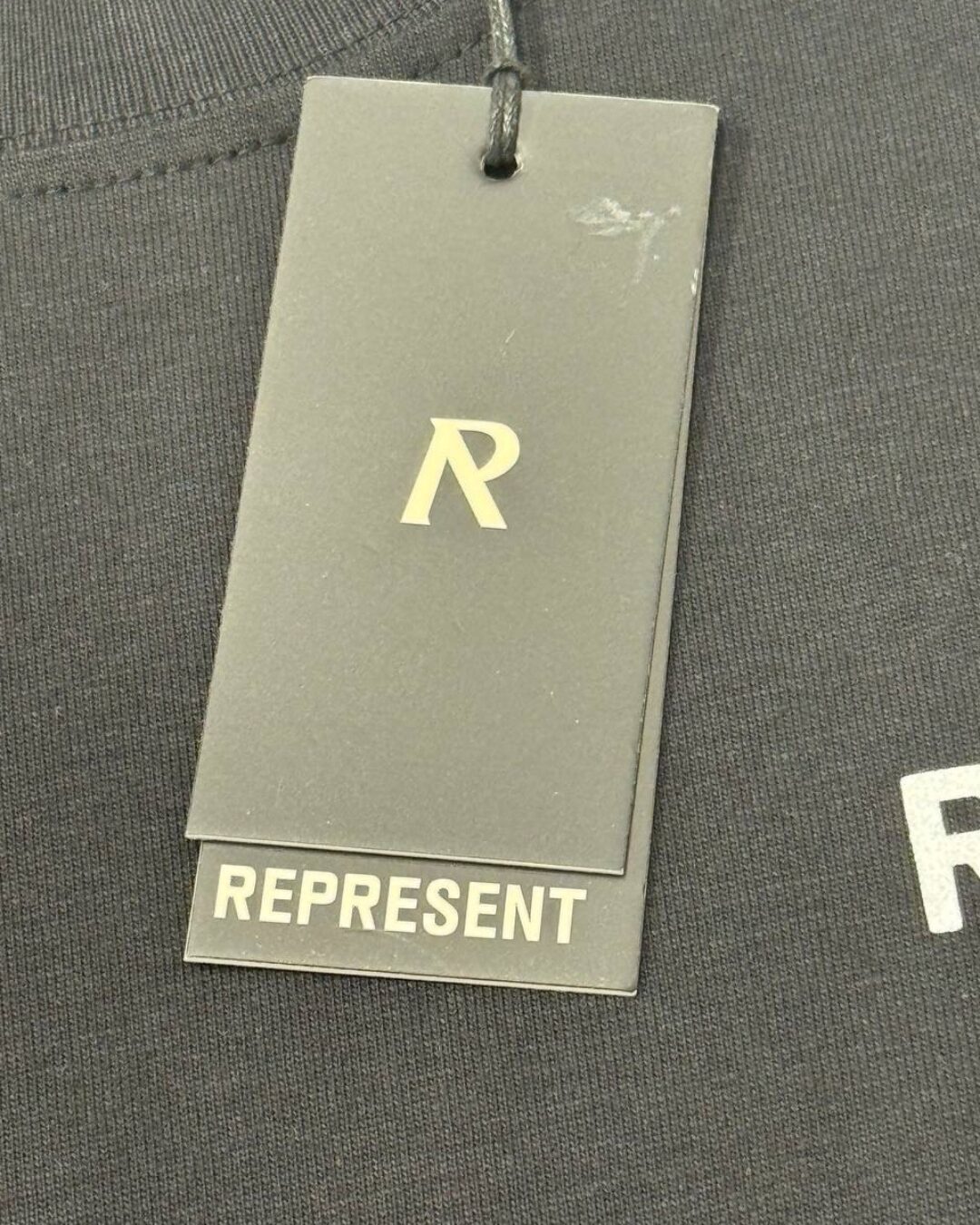 Футболка Represent