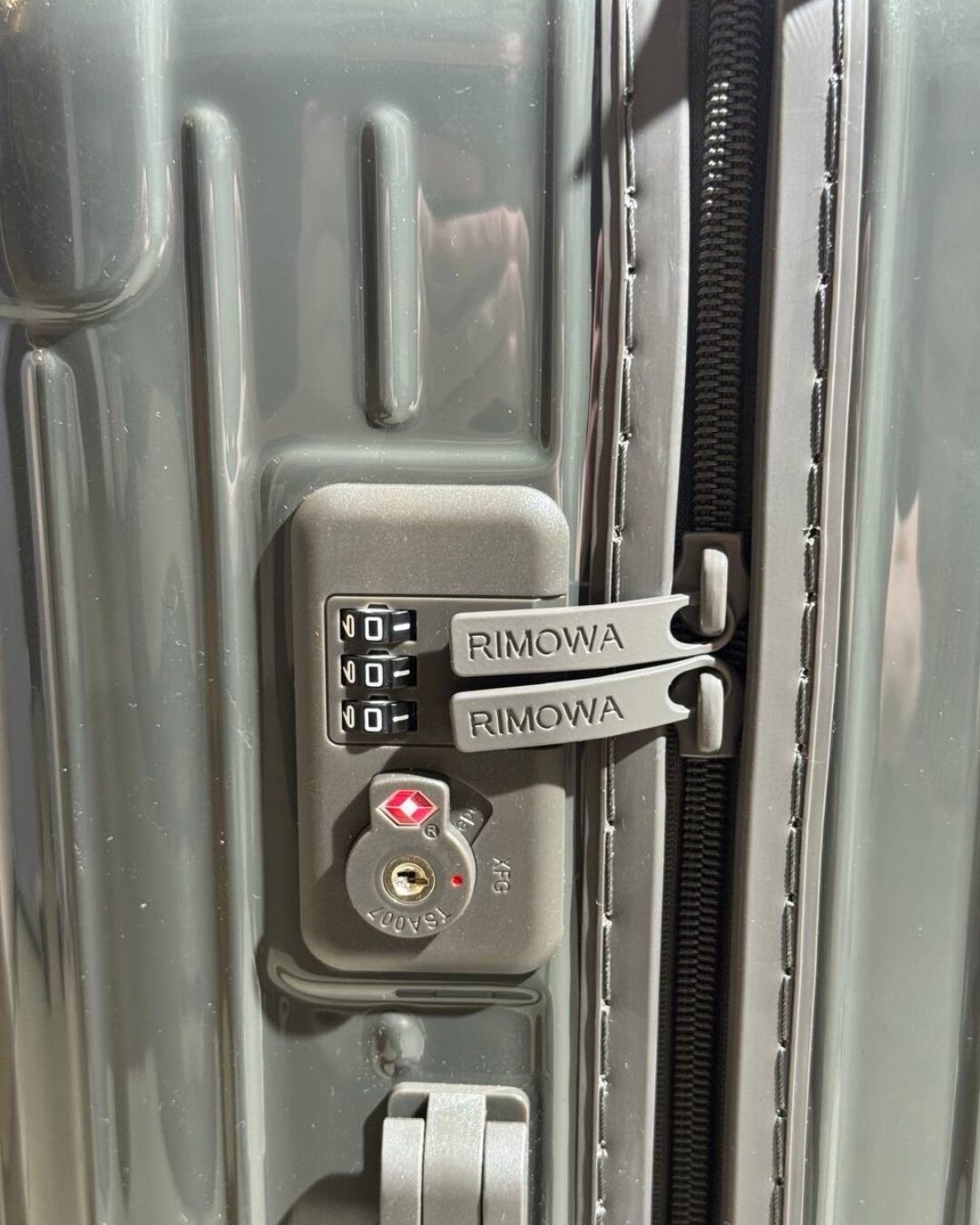 Чемодан Rimowa