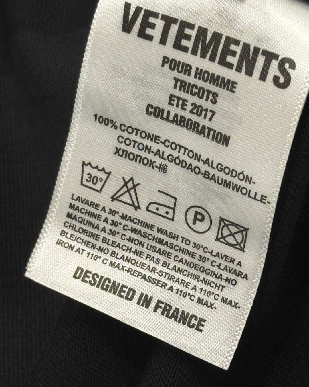 Футболка Vetements