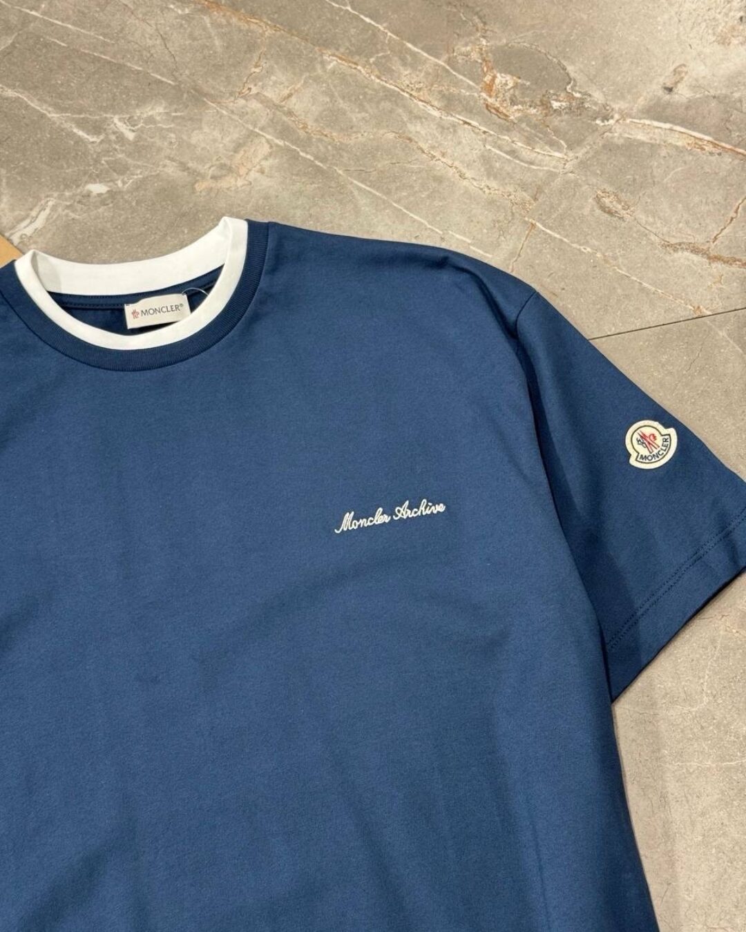 Футболка Moncler