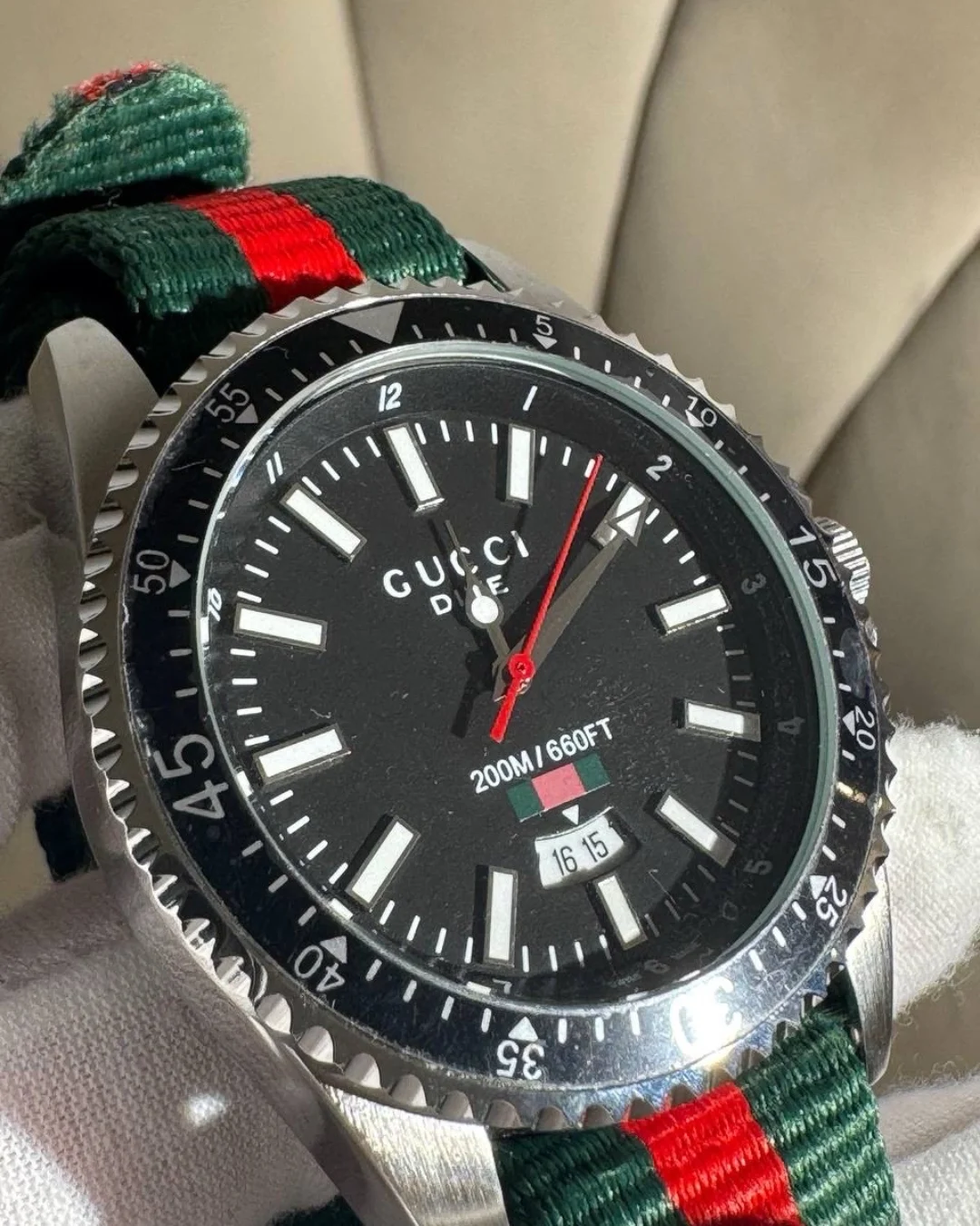 Часы Gucci Dive — фото 2