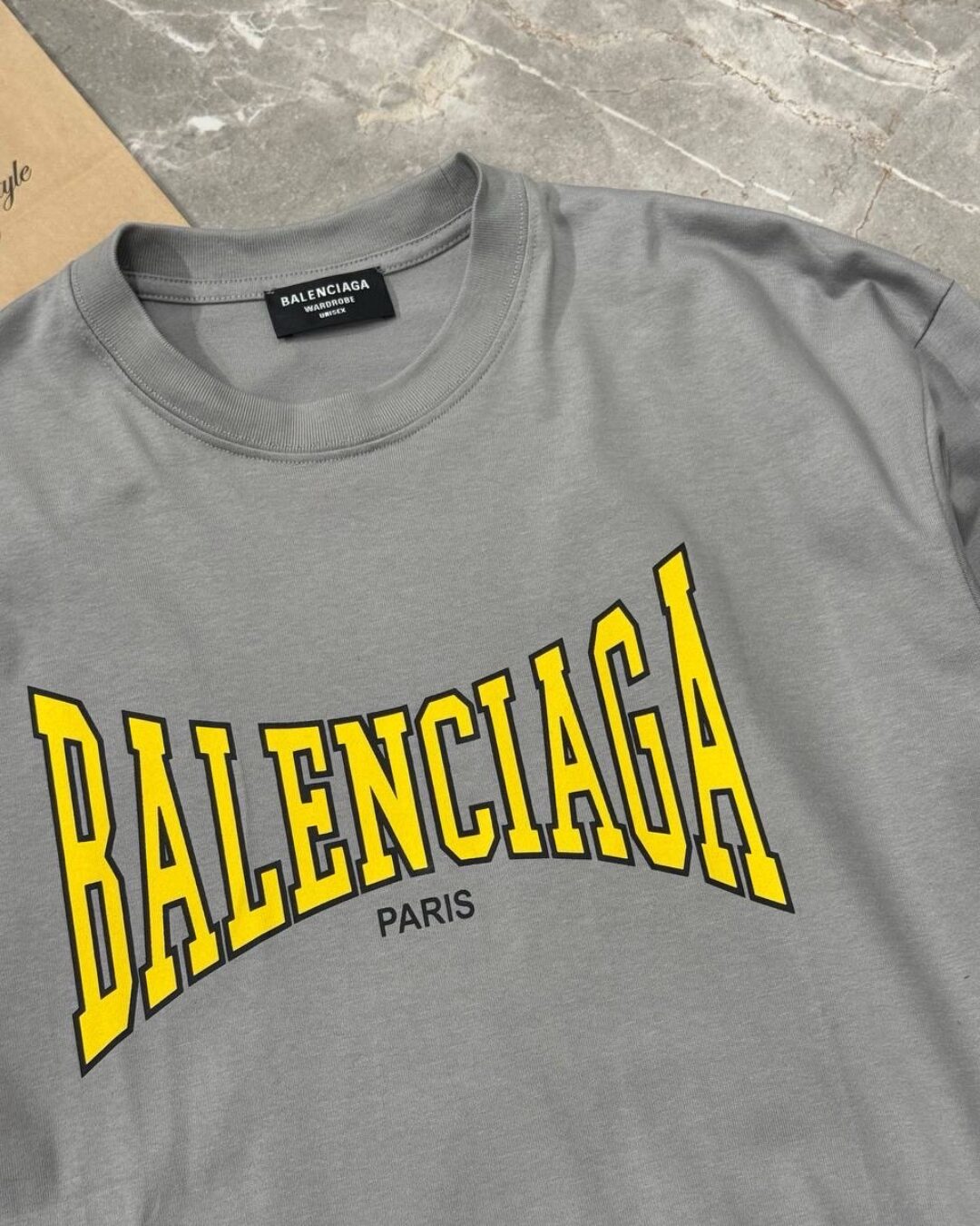 Футболка Balenciaga