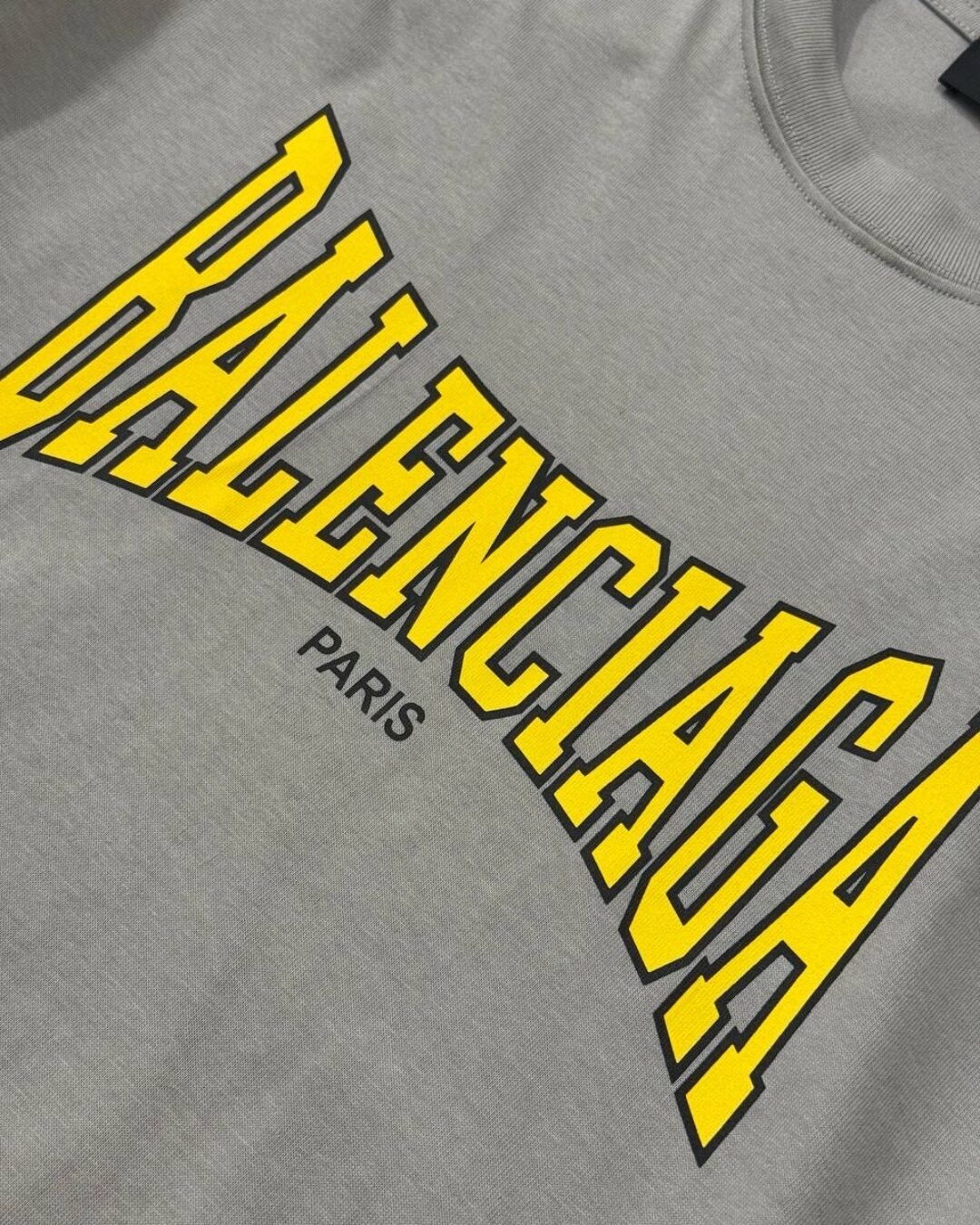 Футболка Balenciaga