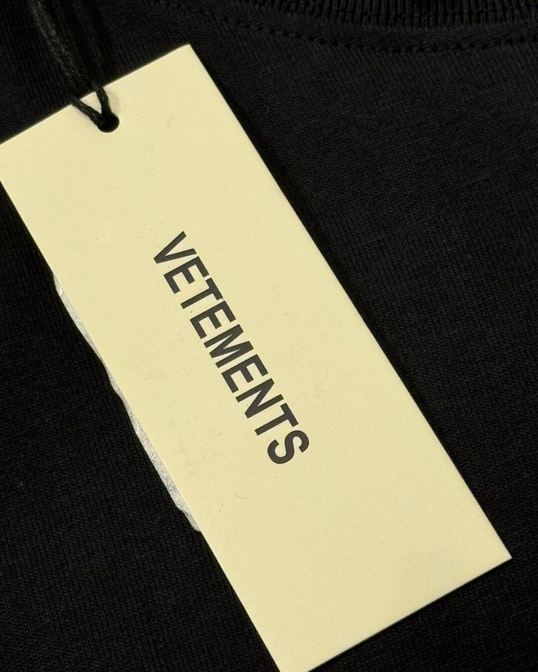 Футболка Vetements