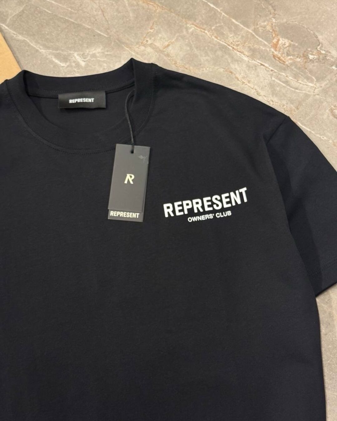 Футболка Represent