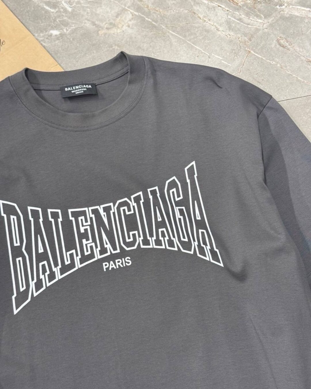 Футболка Balenciaga