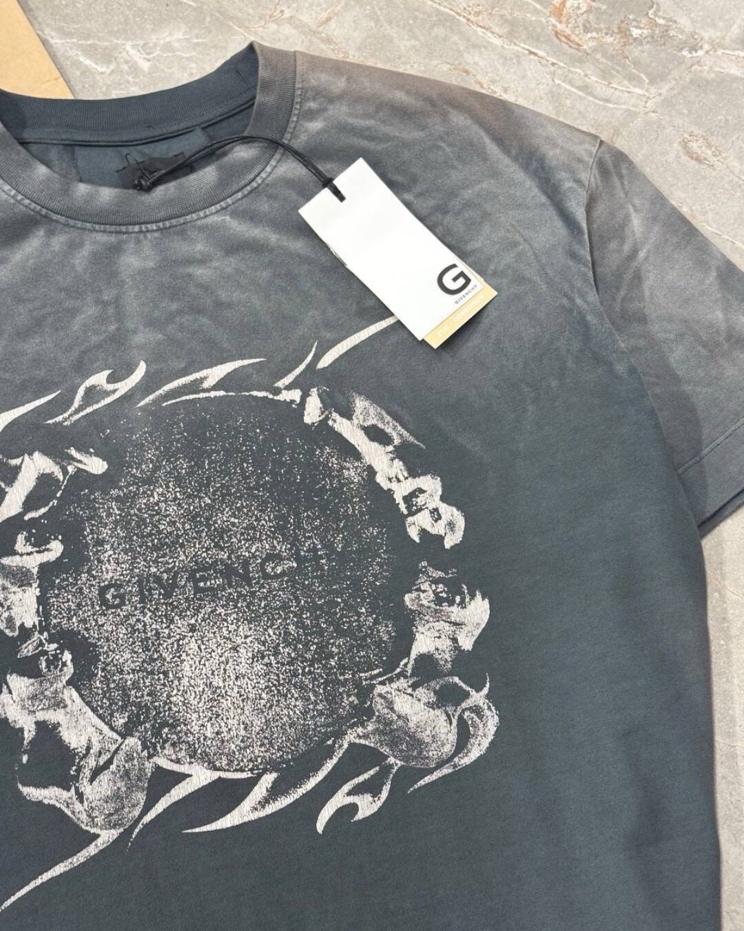 Футболка Givenchy
