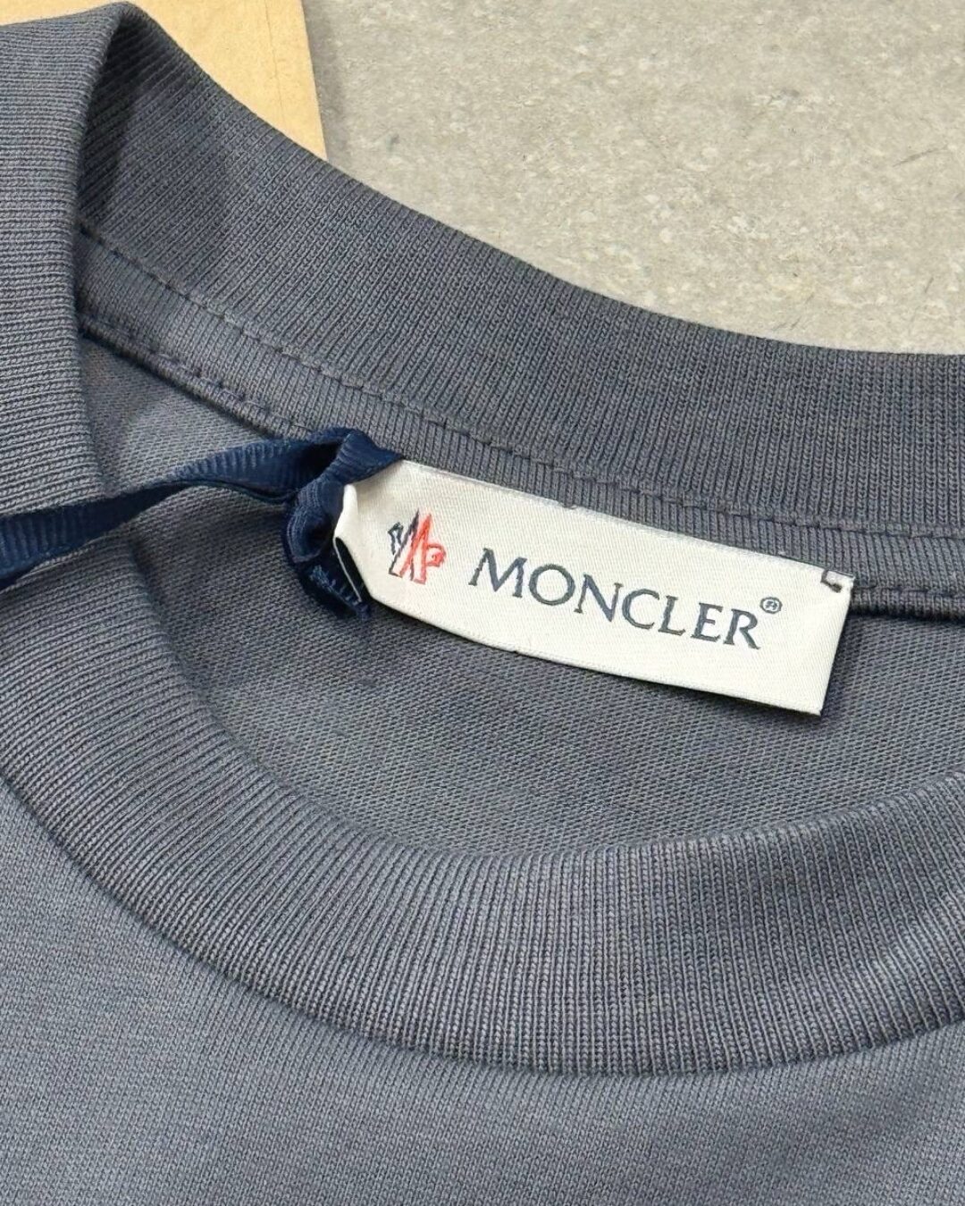Футболка Moncler