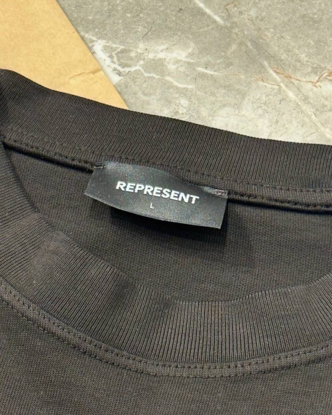Футболка Represent