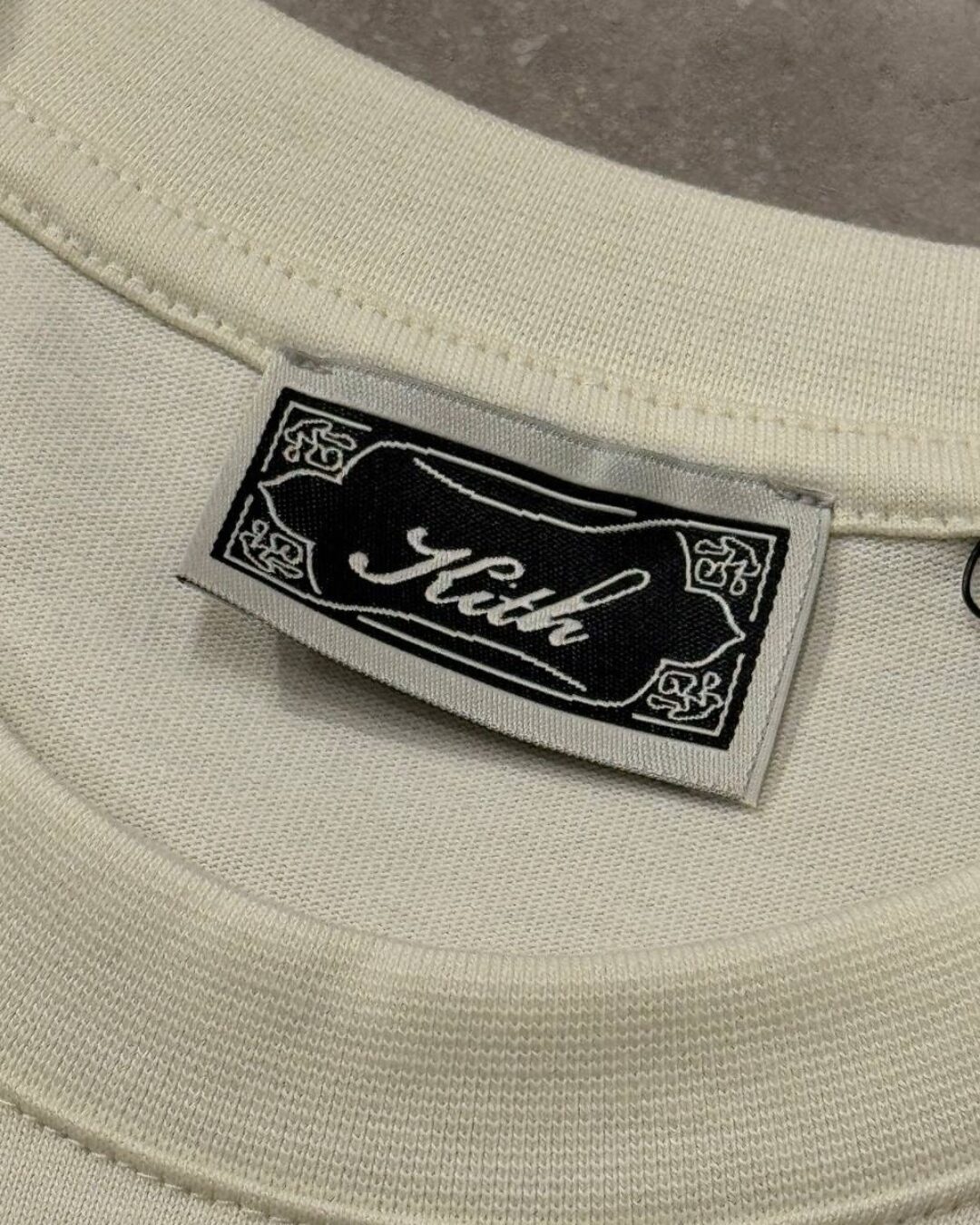 Футболка Kith