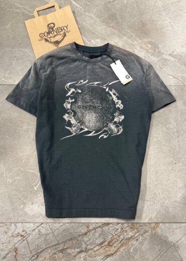 Футболка Givenchy