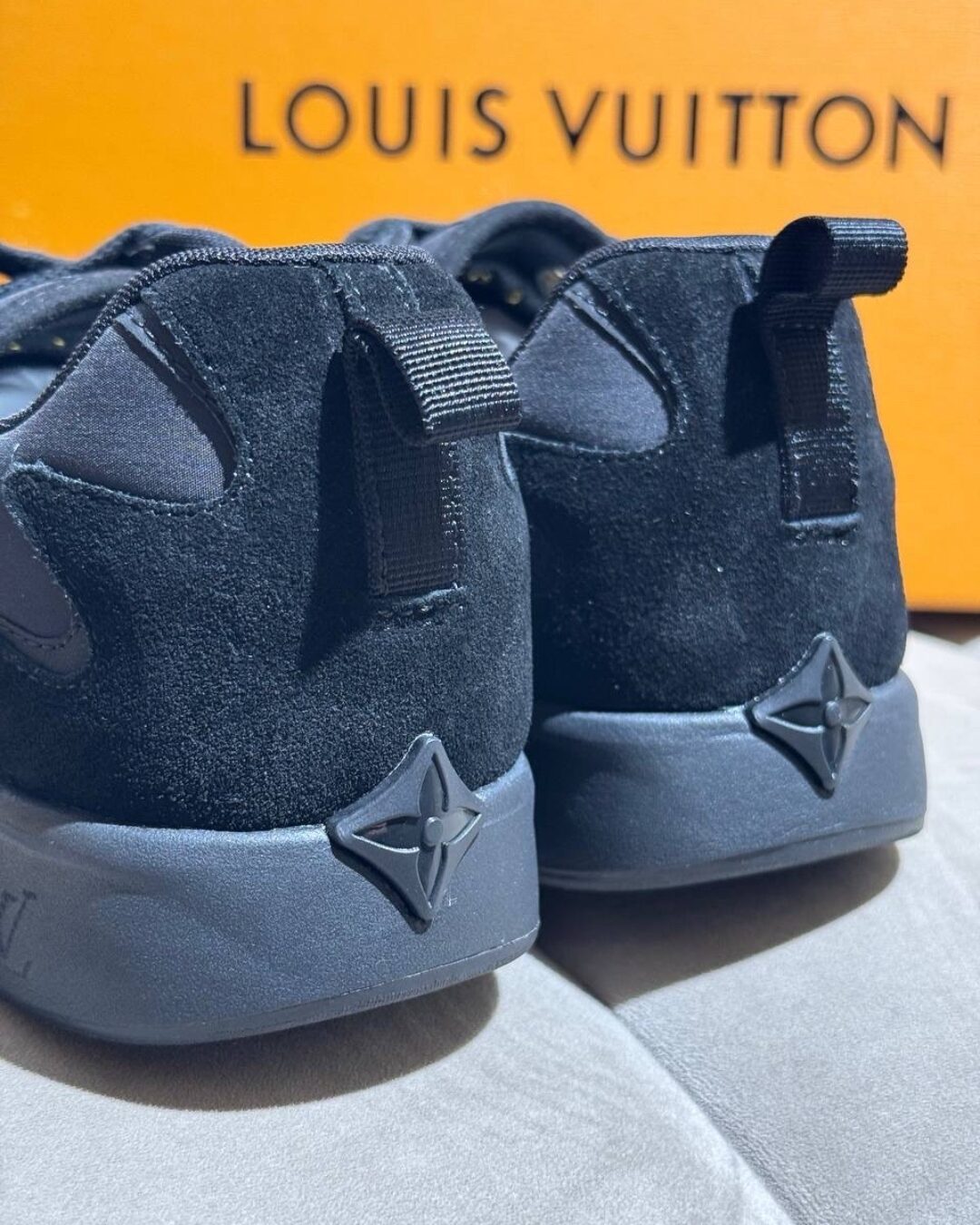 Кроссовки Louis Vuitton LV Drop 300 Sneaker