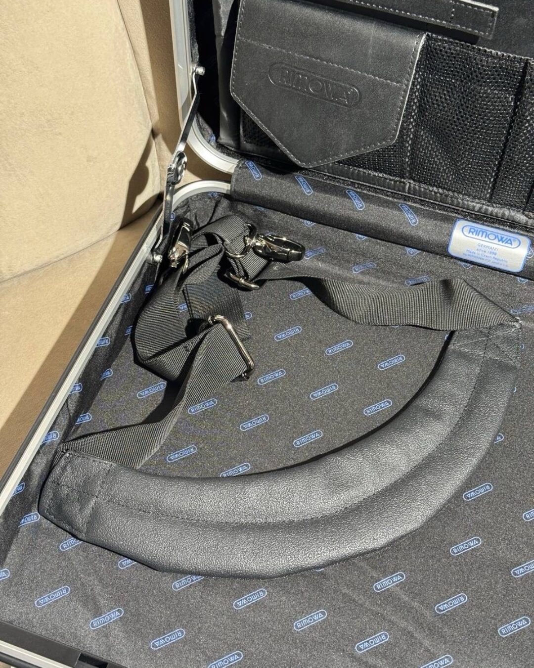 Кейс Rimowa