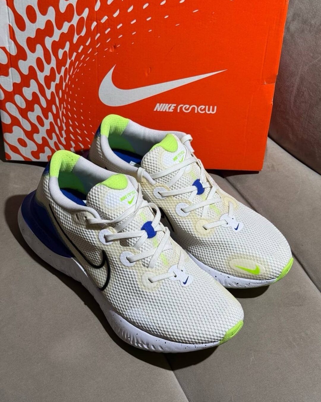 Кроссовки  Nike Renew Run