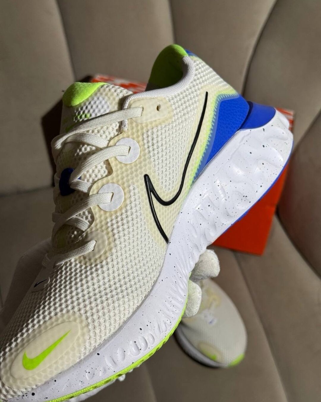 Кроссовки  Nike Renew Run