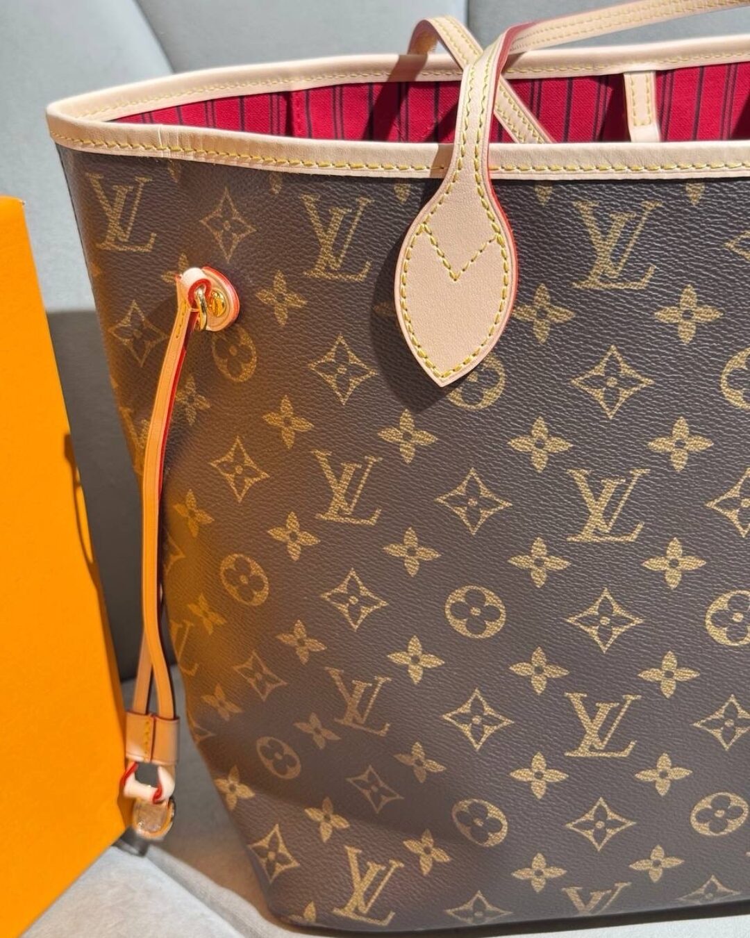 Louis Vuitton Neverfull — фото 8