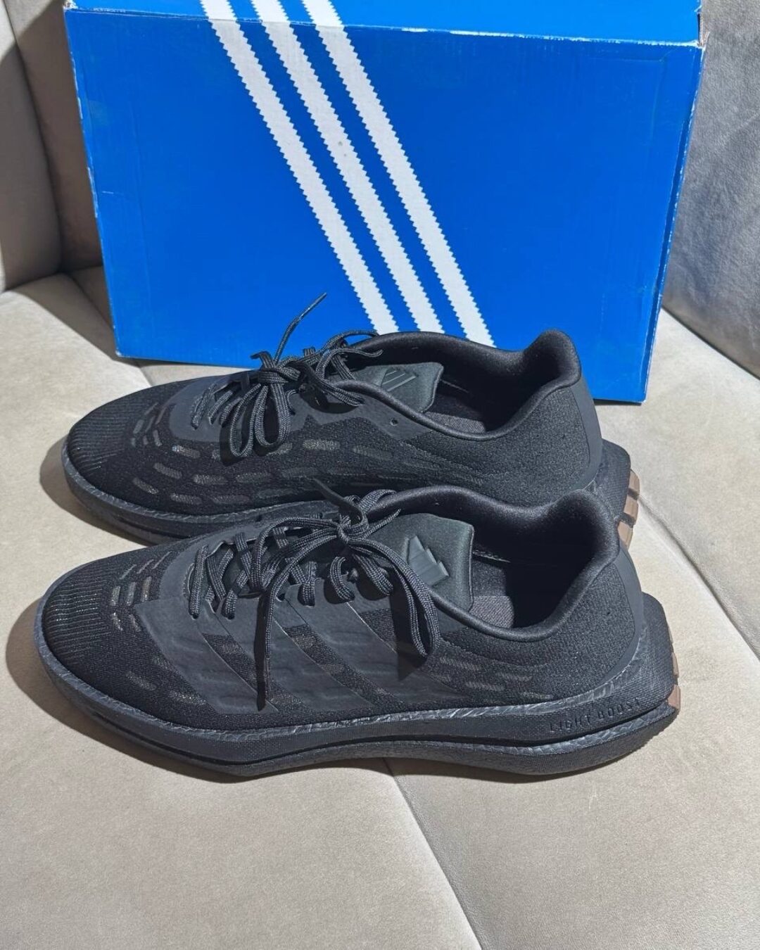 Кроссовки adidas Sneakers Flowboost JR5503