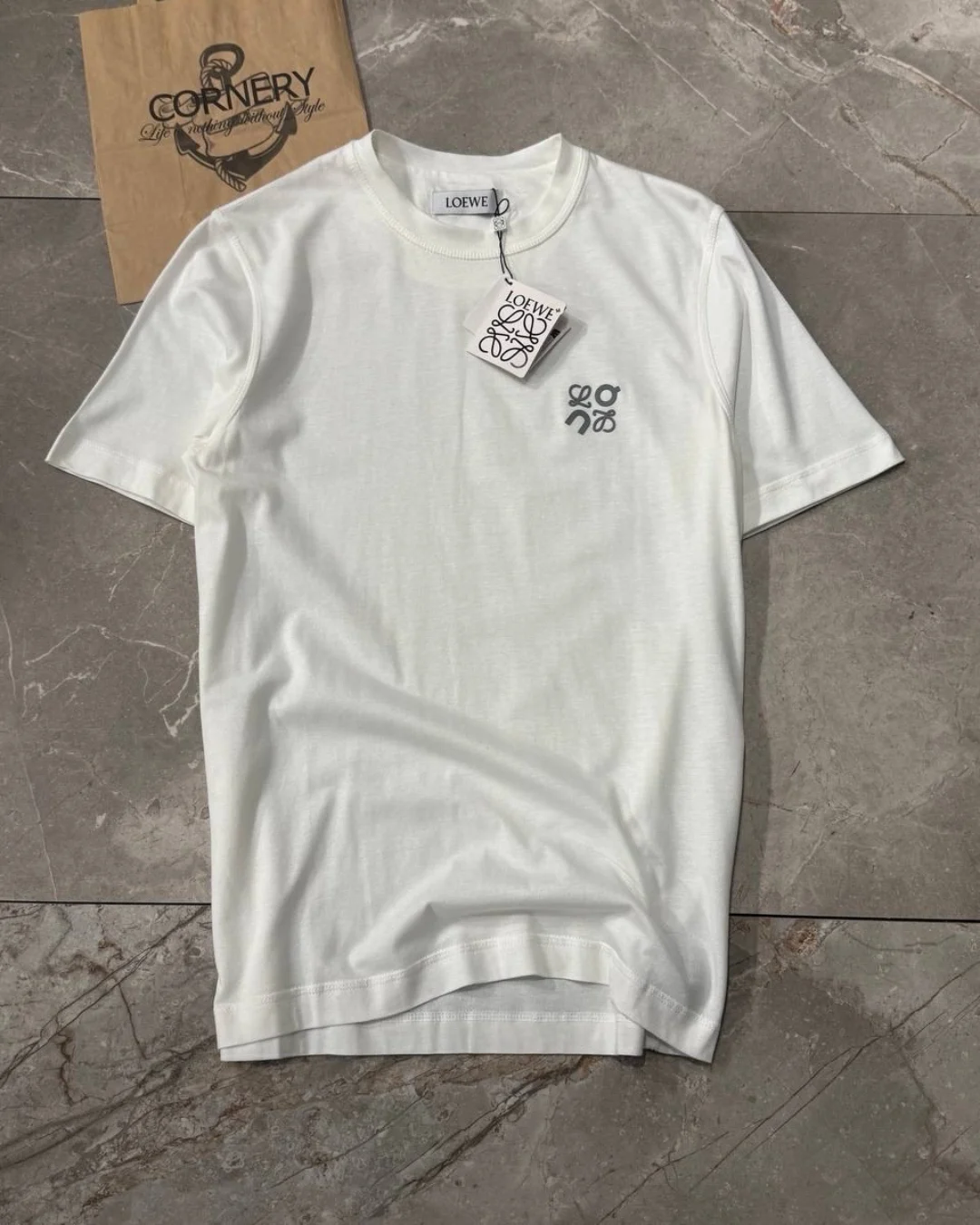 Футболка On x Loewe