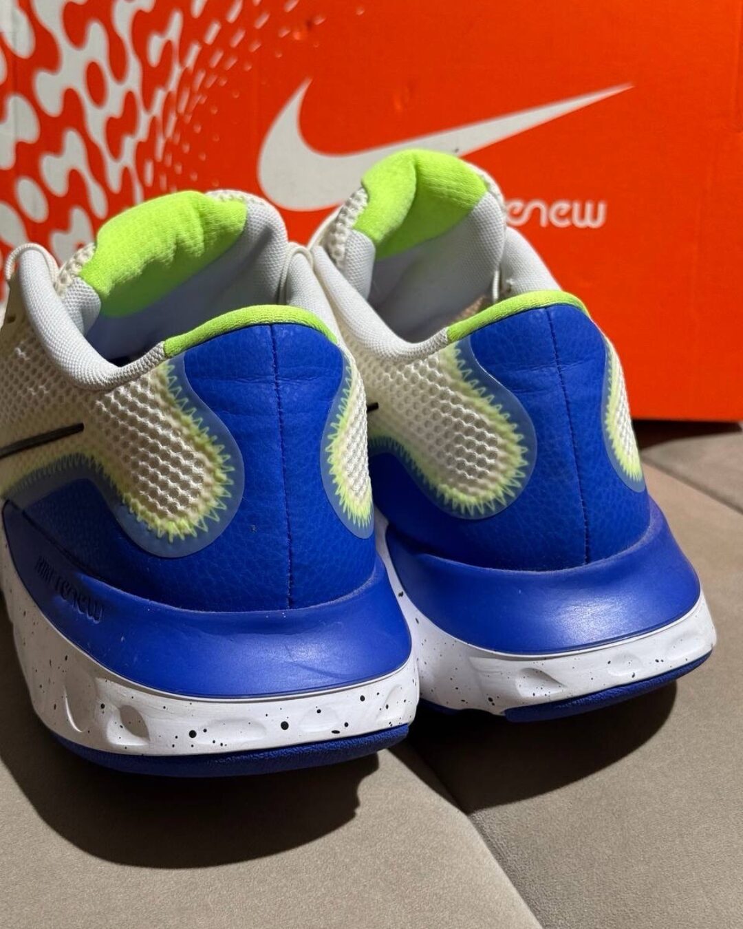Кроссовки  Nike Renew Run