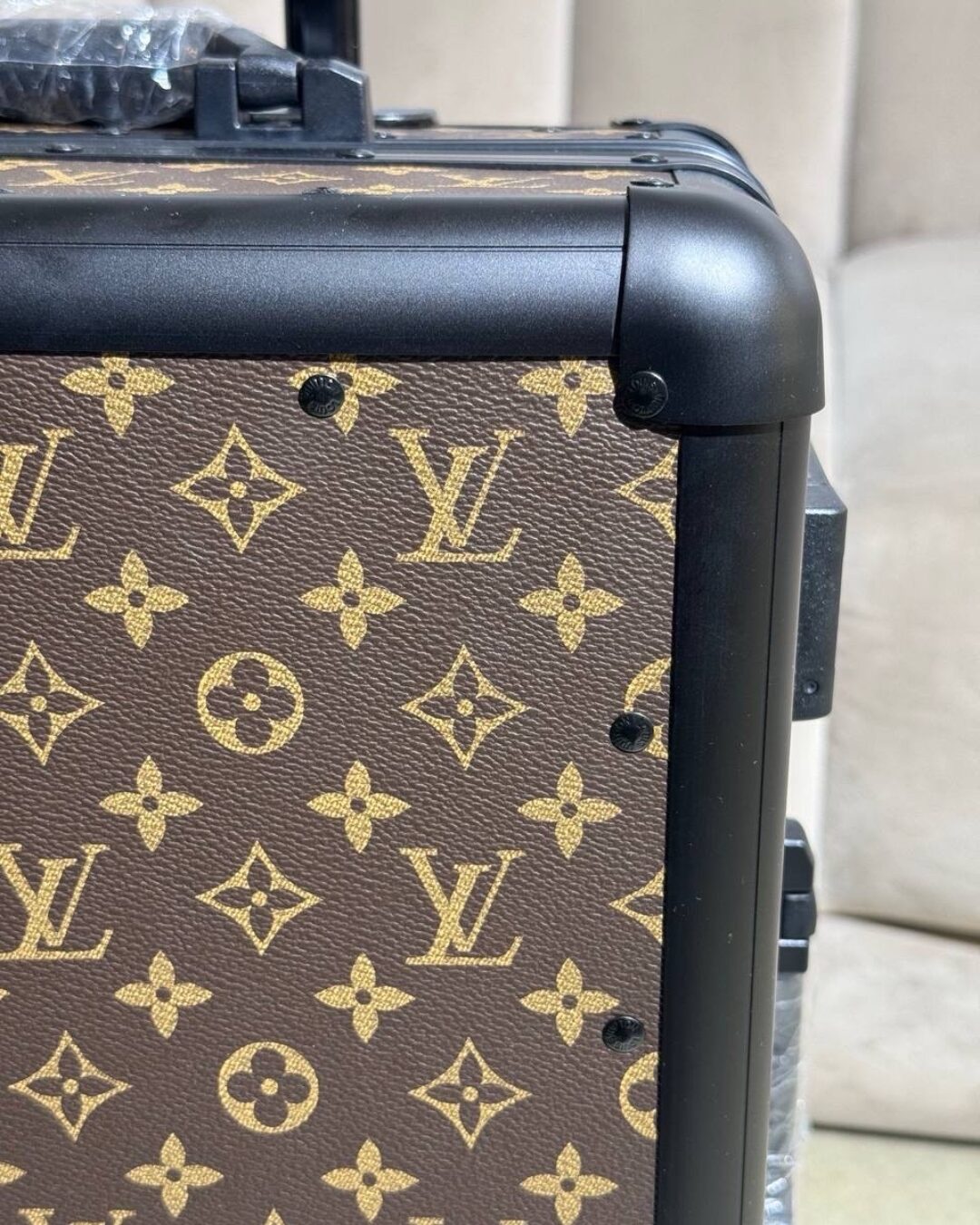 Чемодан Louis Vuitton — фото 5