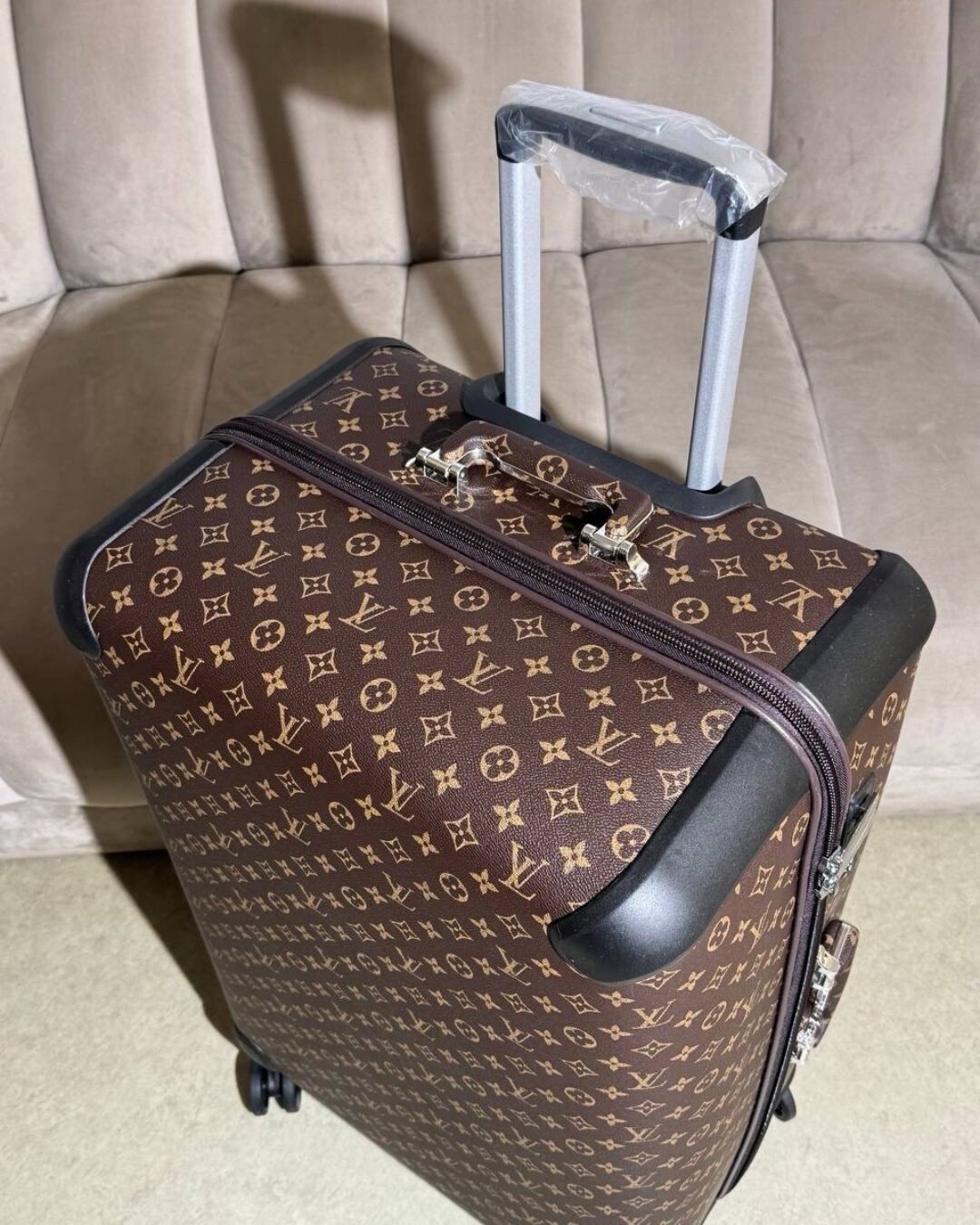 Чемодан Louis Vuitton — фото 8