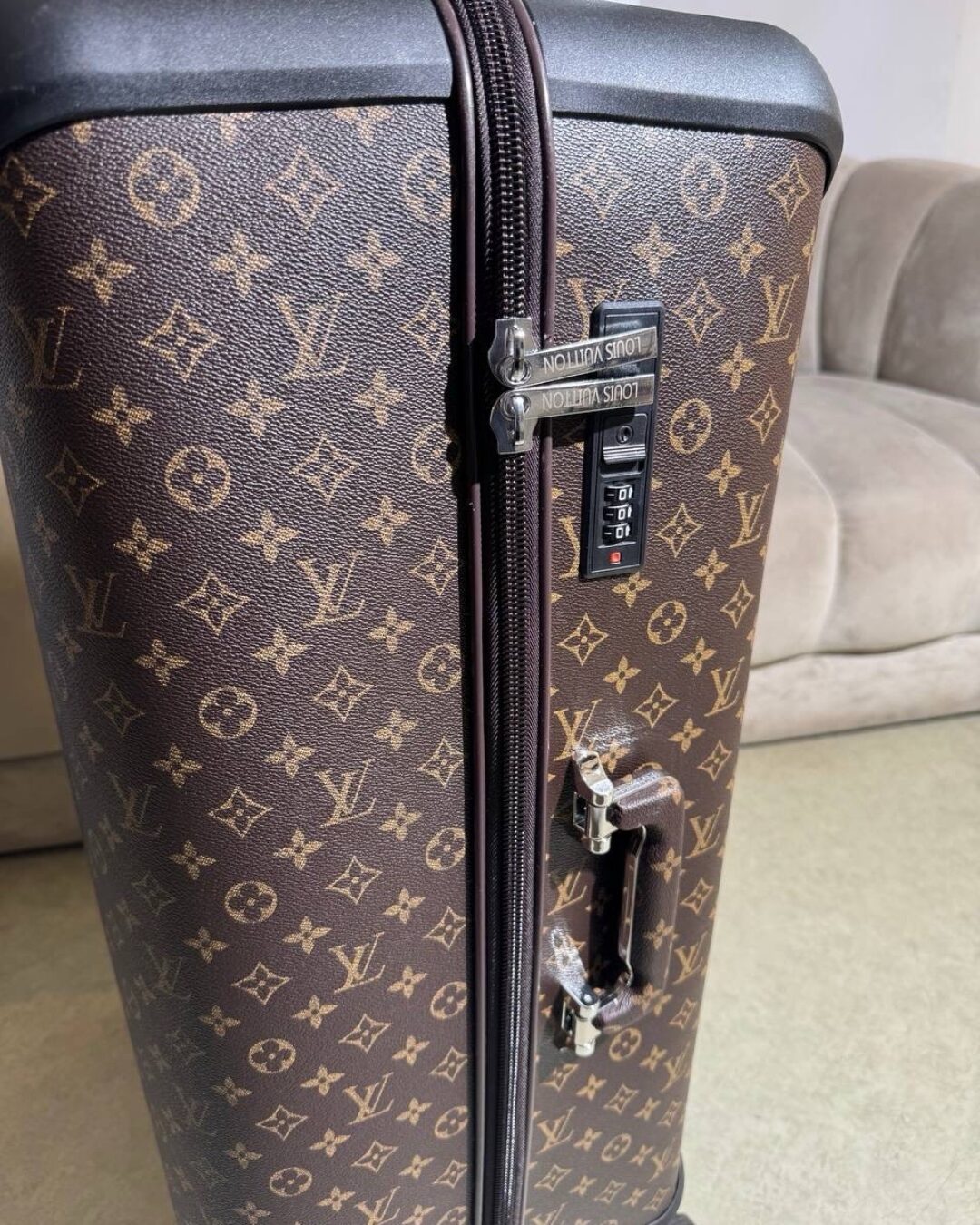 Чемодан Louis Vuitton — фото 9